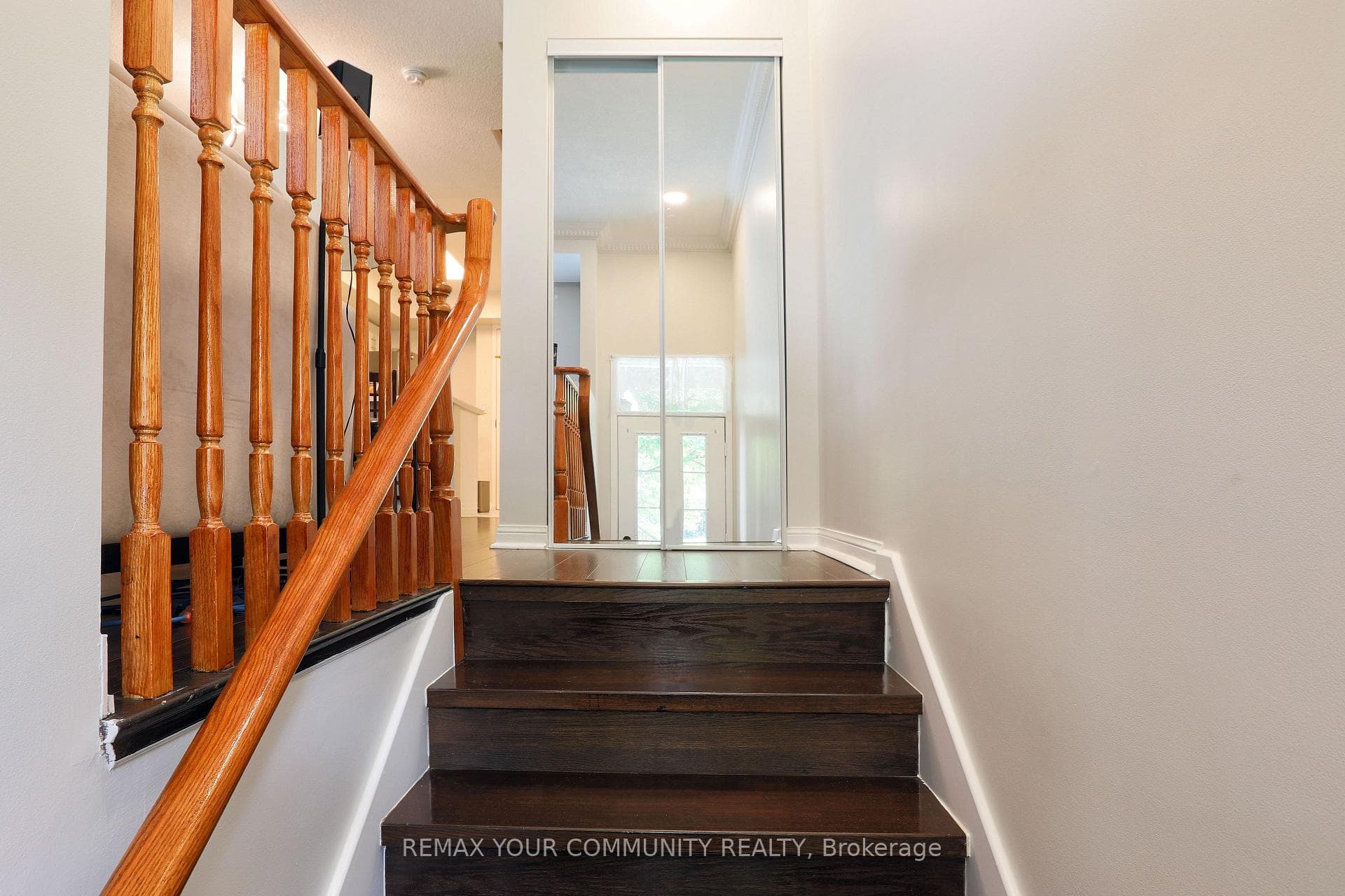 1213- 28 Sommerset Way — property photo
