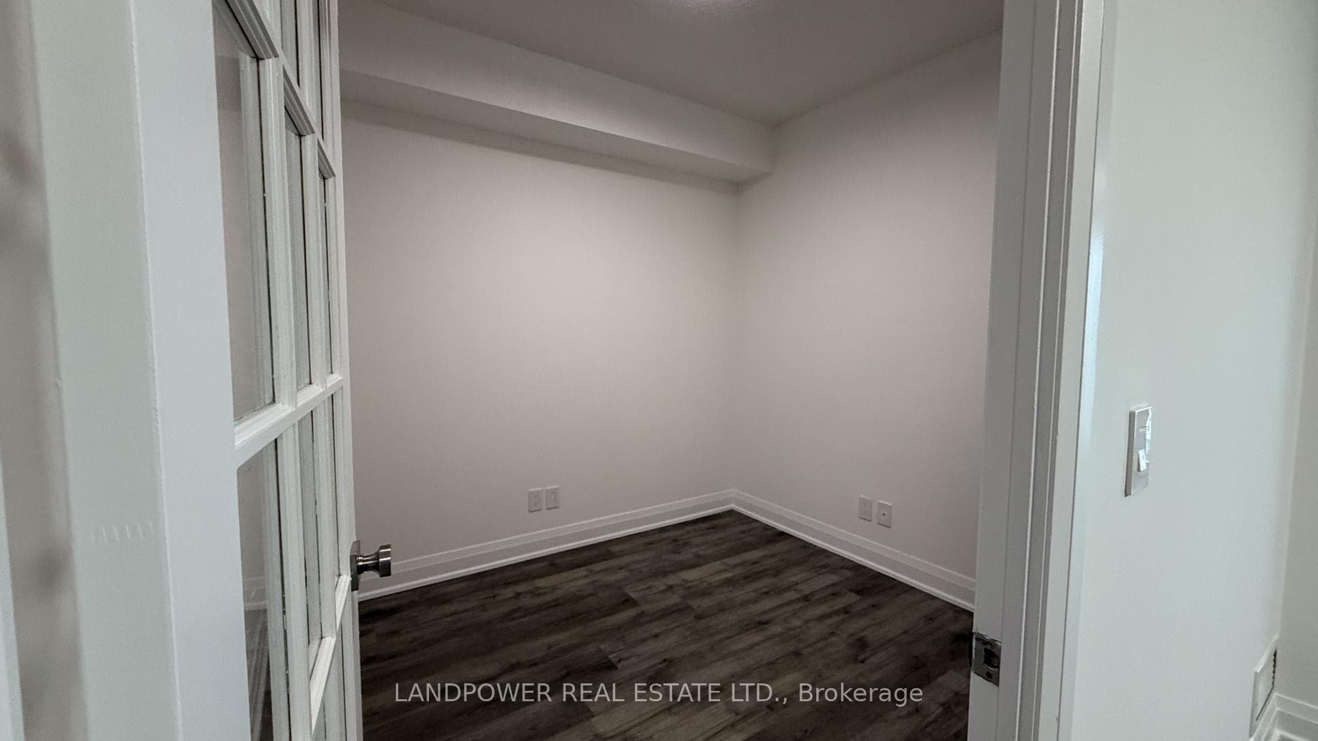 515- 28 Uptown Drive — property photo