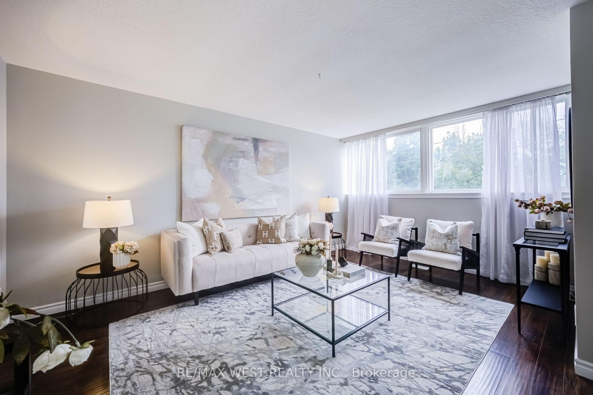 3226- 3226 The Credit Woodlands N/A — property photo