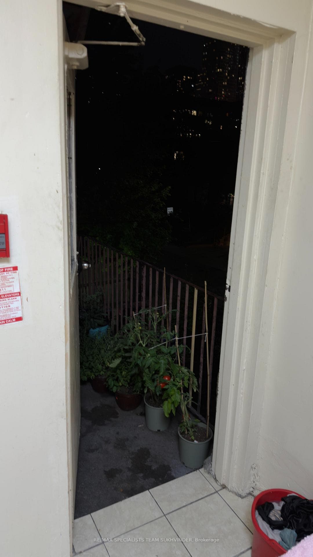 147 Gerrard Street — property photo