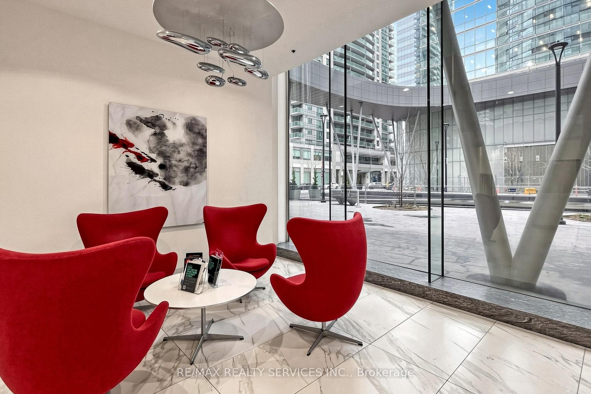 407- 12 York Street — property photo