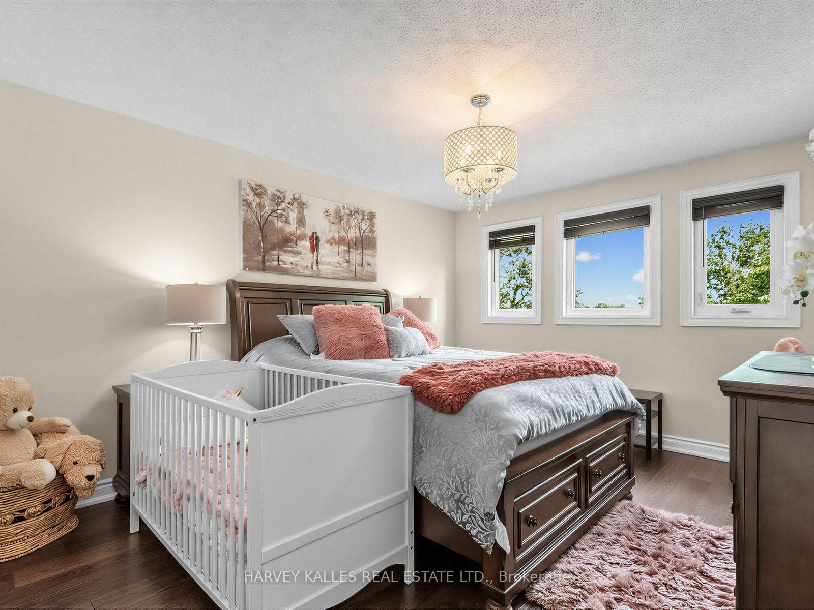 93 Downing Boulevard — property photo