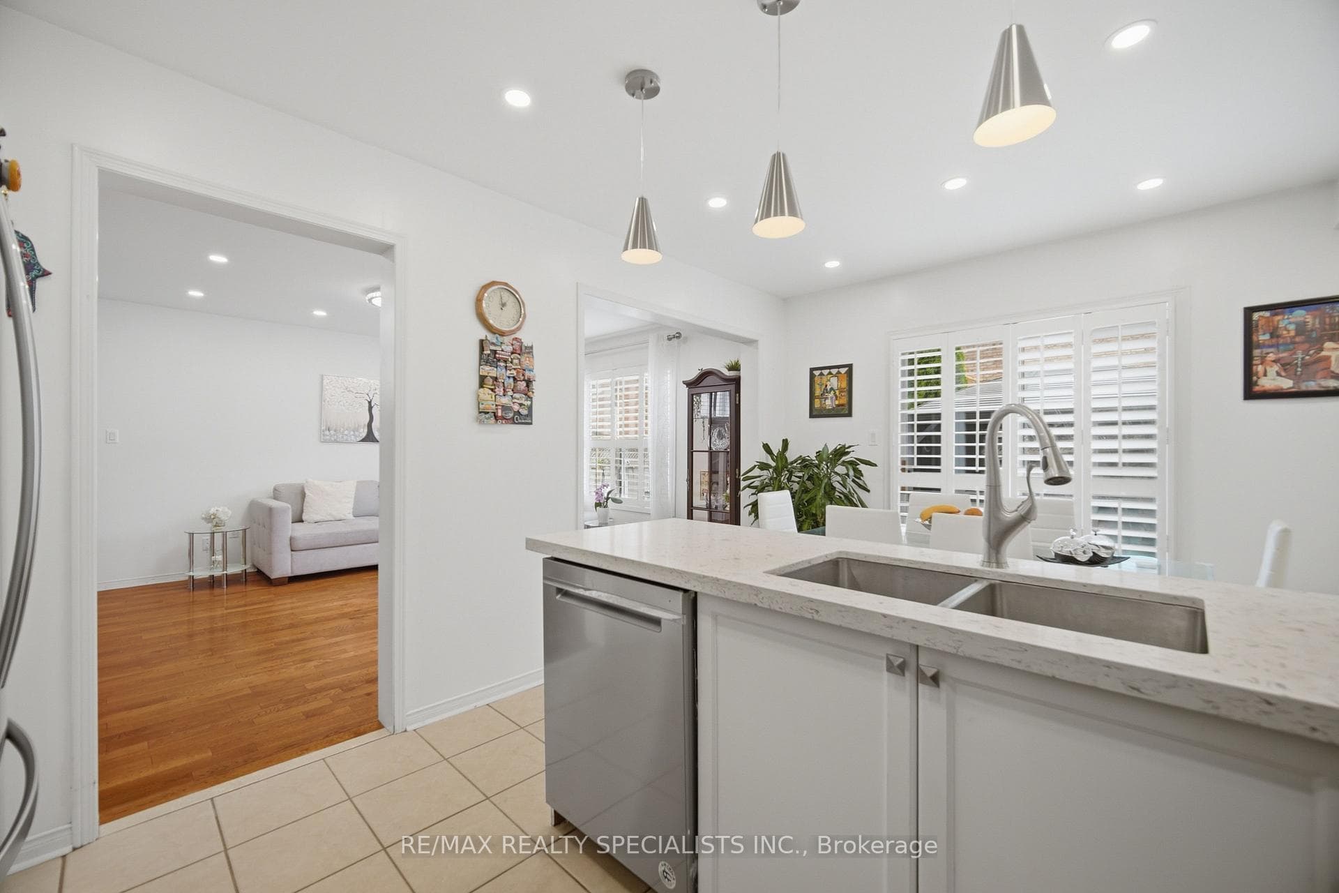 5707 Jenvic Grove — property photo