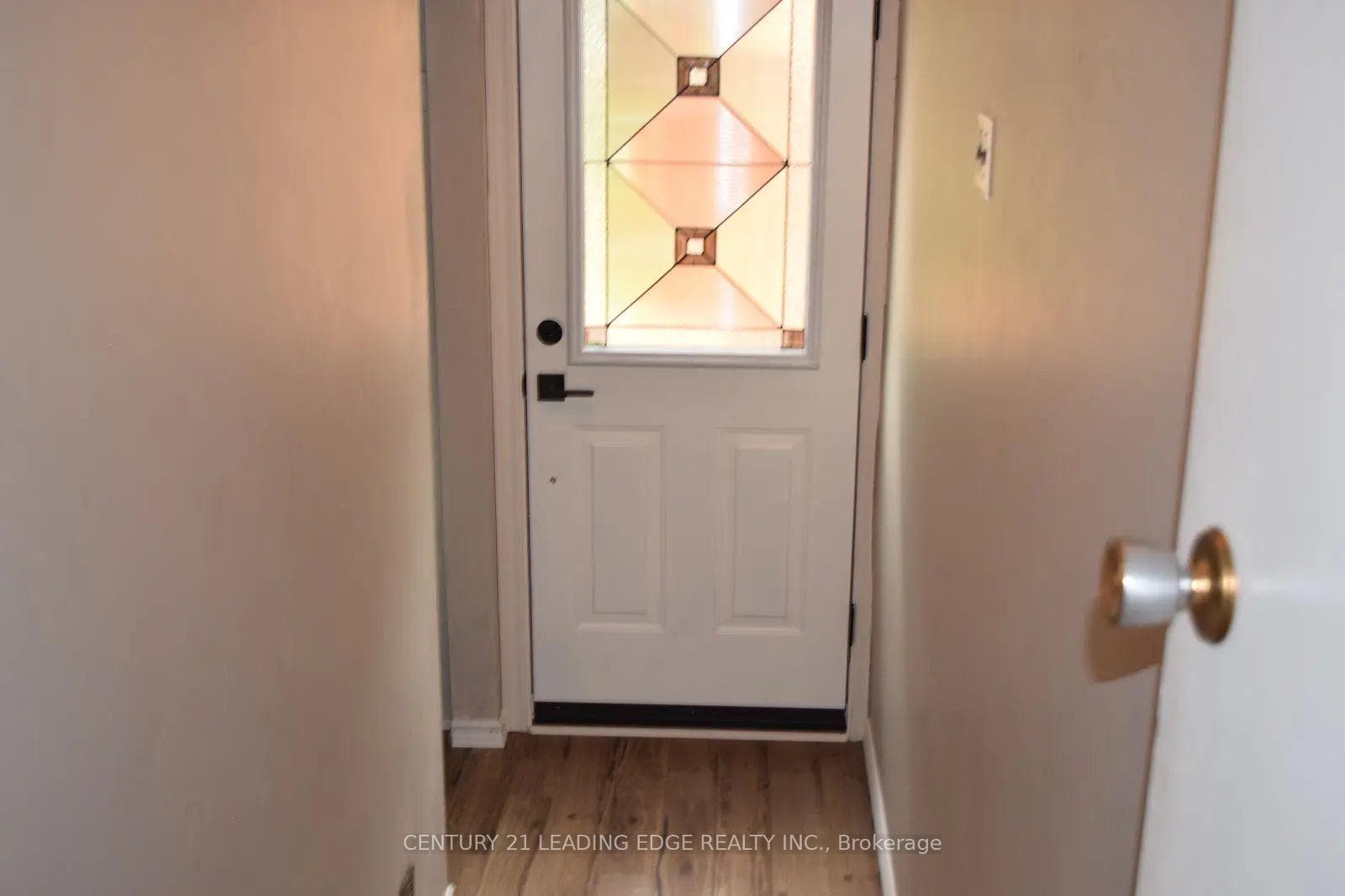 1128 Valley Court — property photo