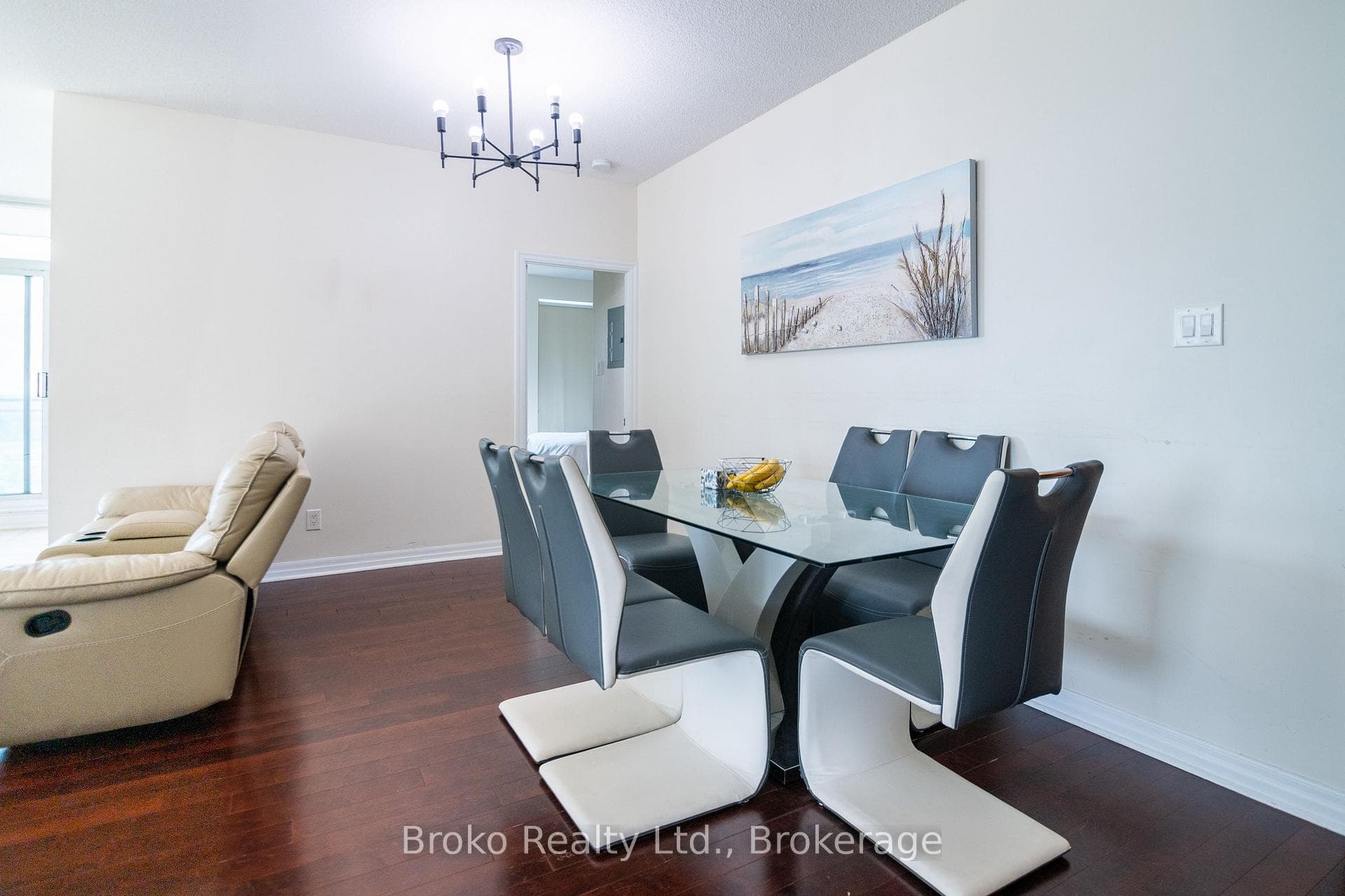 2907- 3515 Kariya Drive — property photo