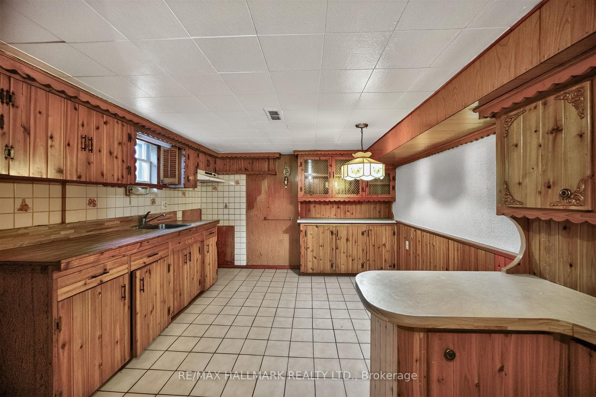 50 Dorking Crescent — property photo