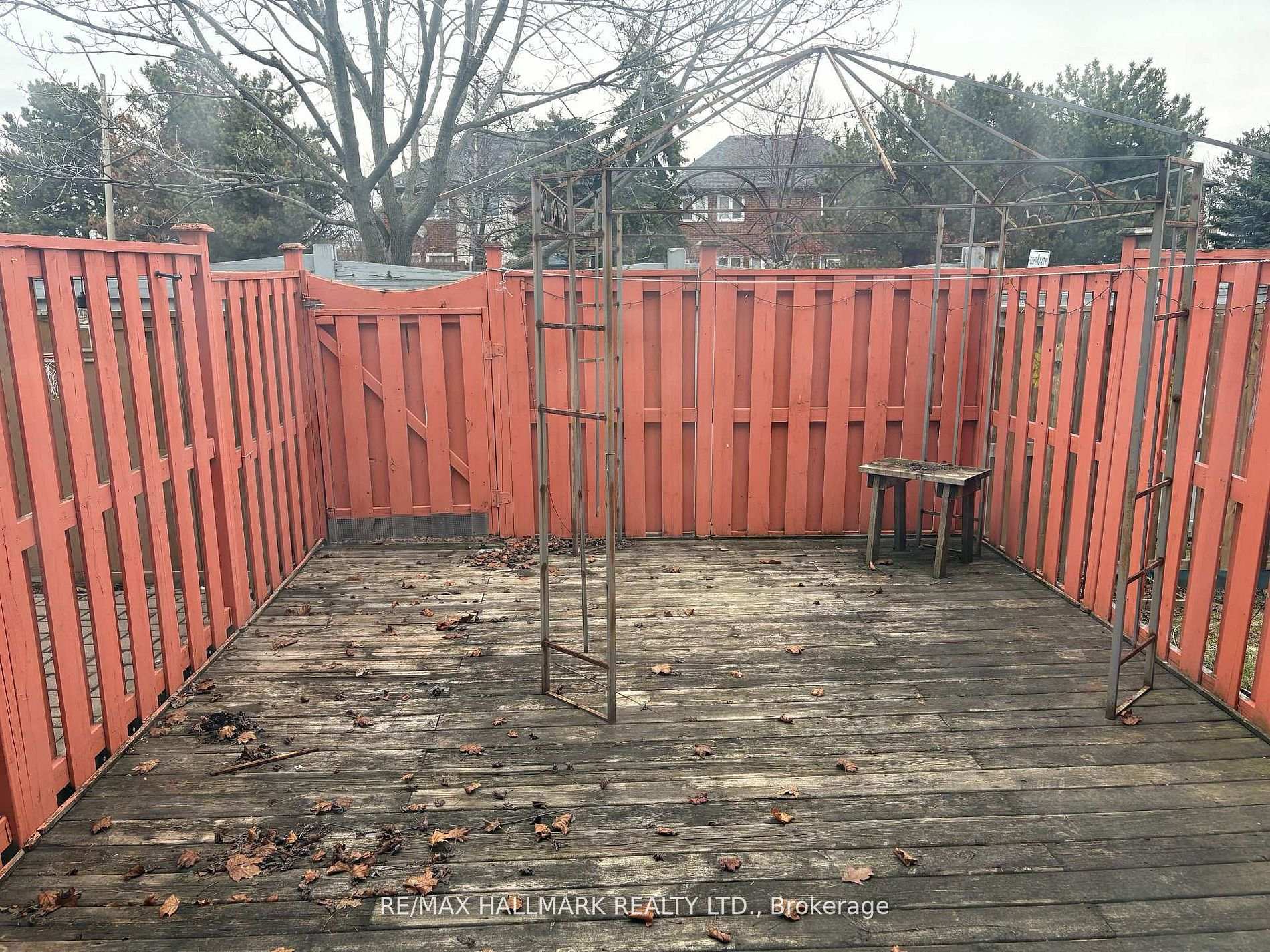 138 Spadina Road — property photo