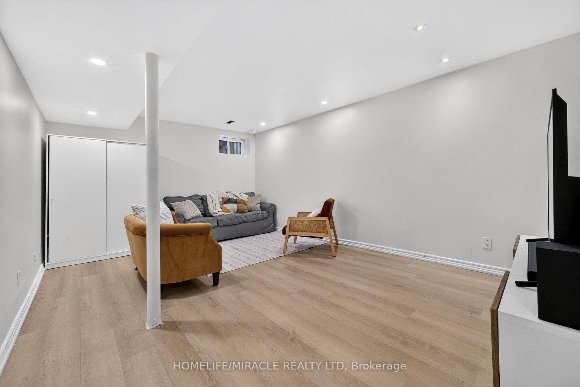49- 1345 Altona Road — property photo