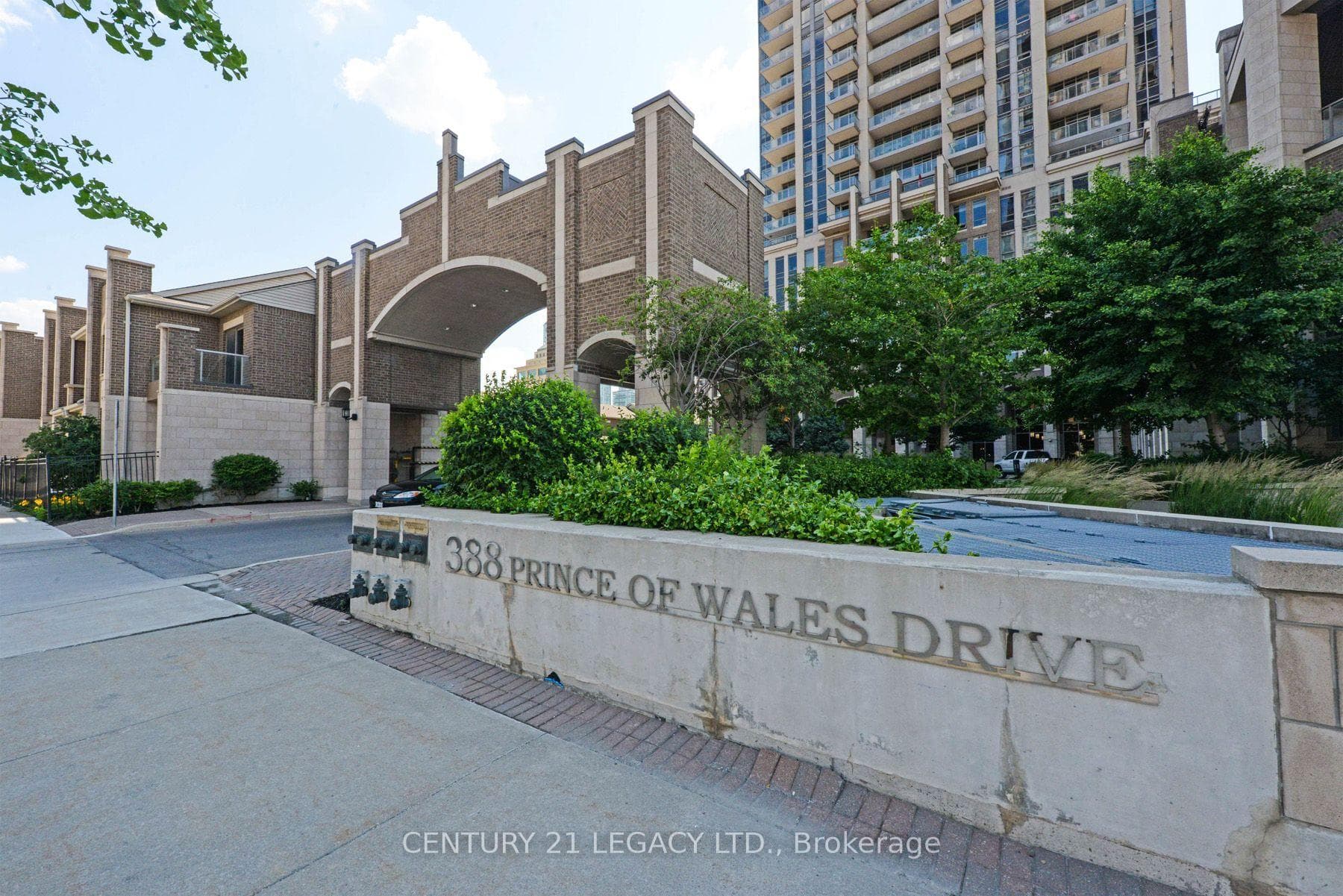 701- 388 Prince Of Wales Drive — property photo