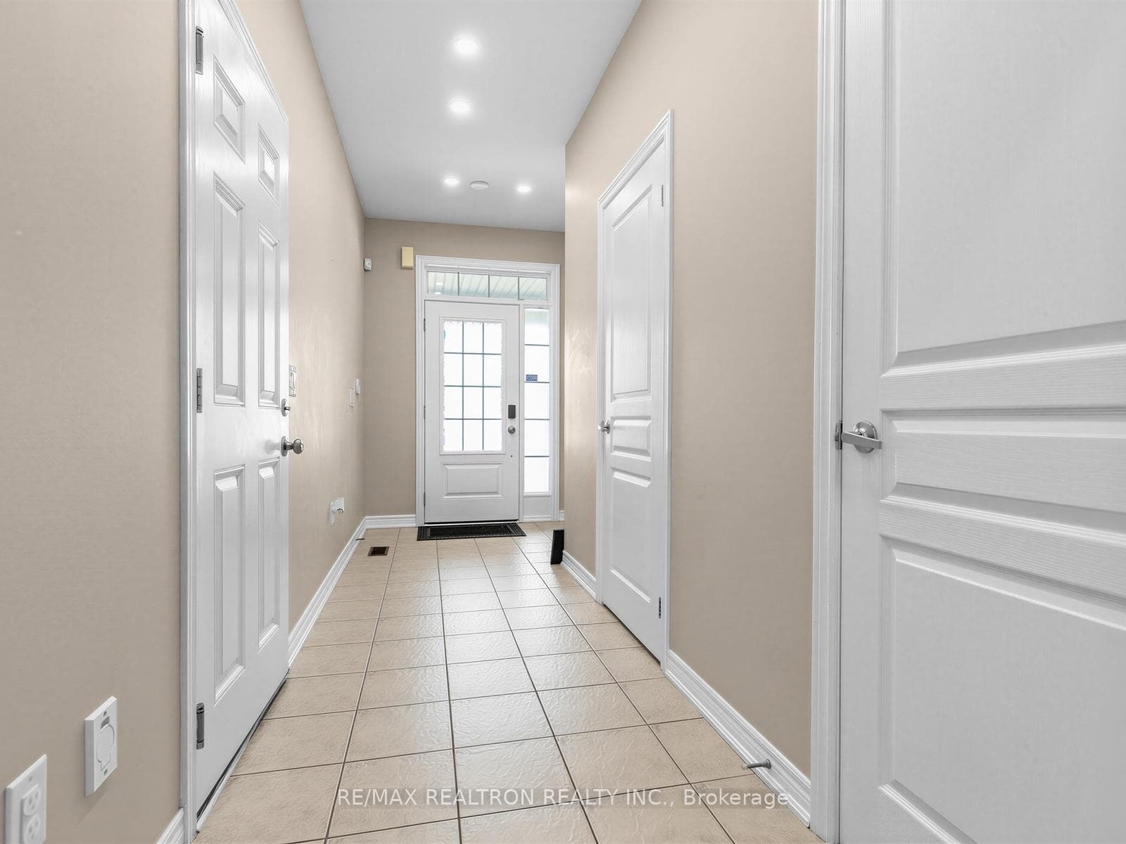 135 Windrow Street — property photo