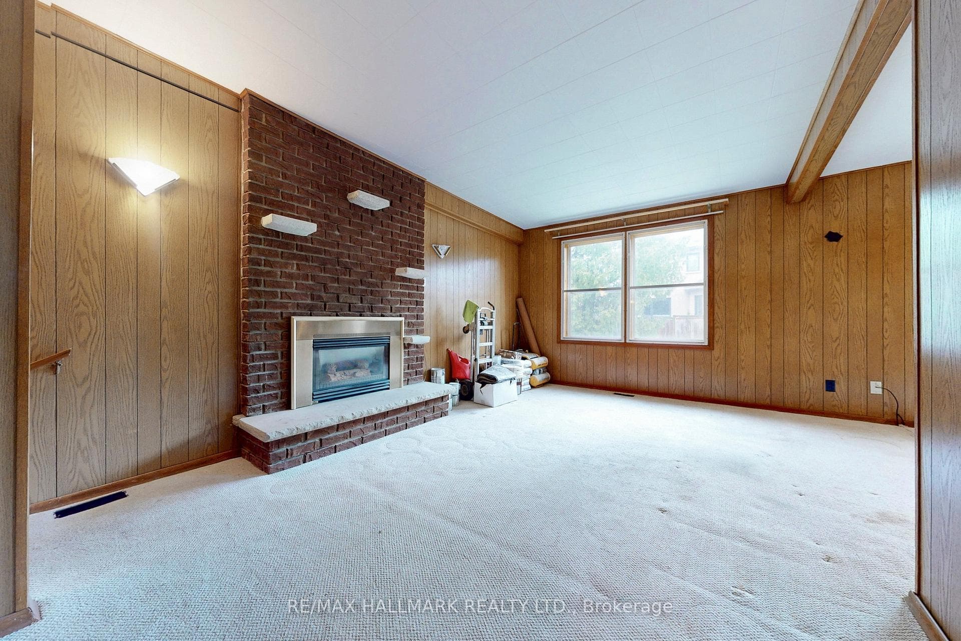 63 Oxford Street — property photo