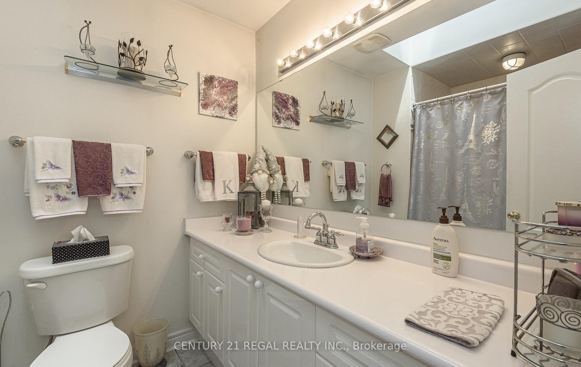 51 Royal Valley Drive — property photo