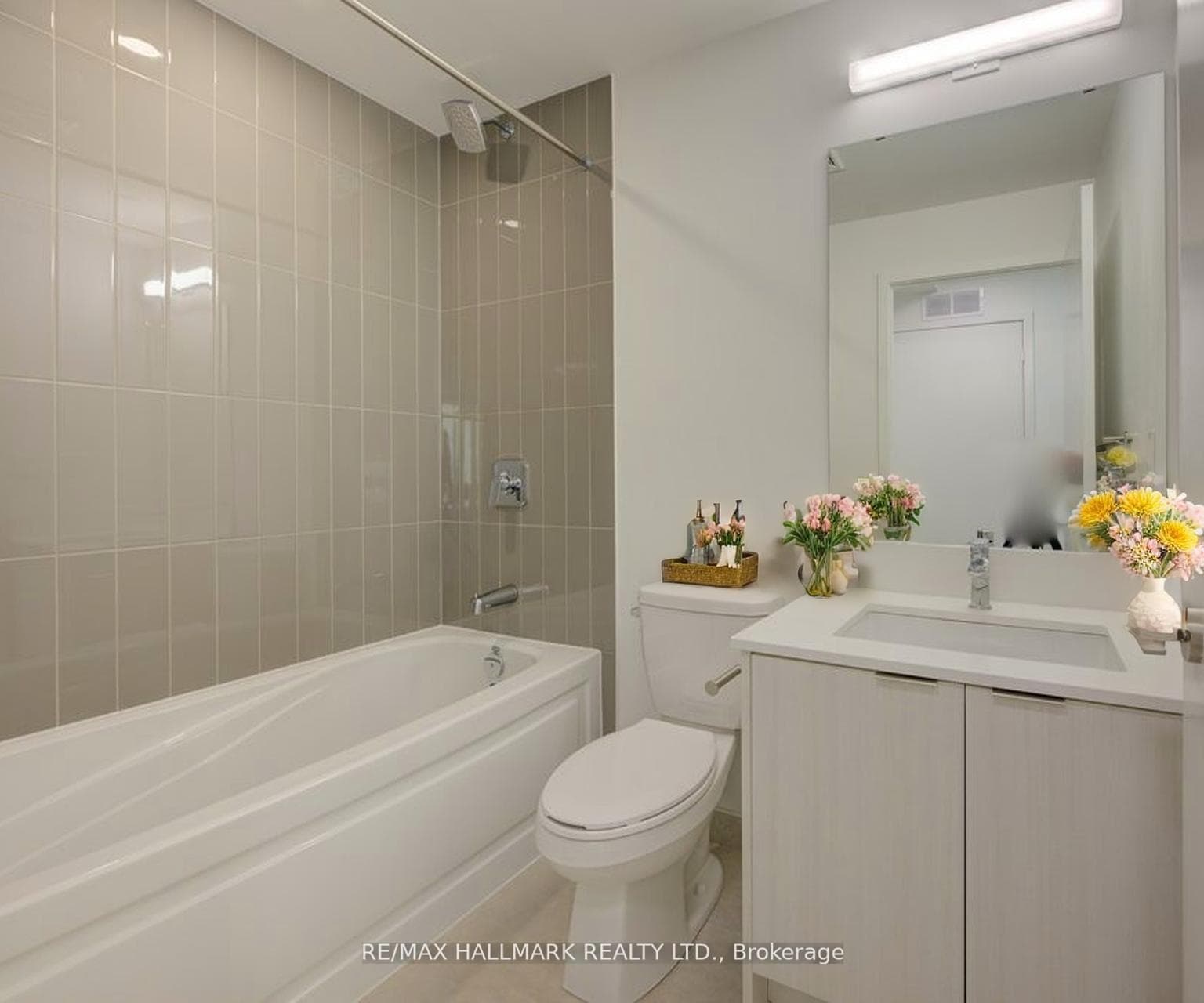 408- 225 Malta Avenue — property photo