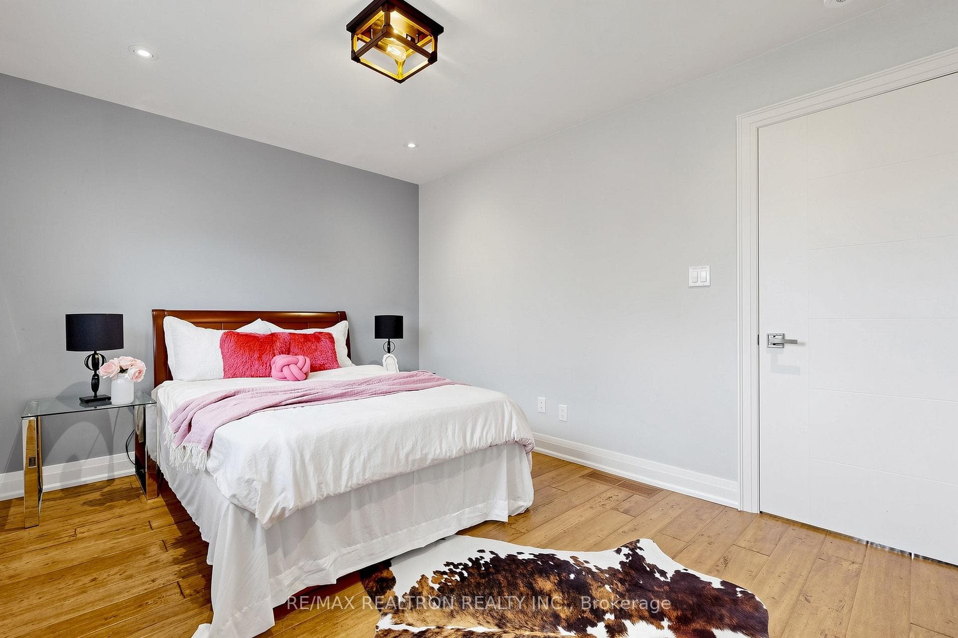 90 Holmes Avenue — property photo