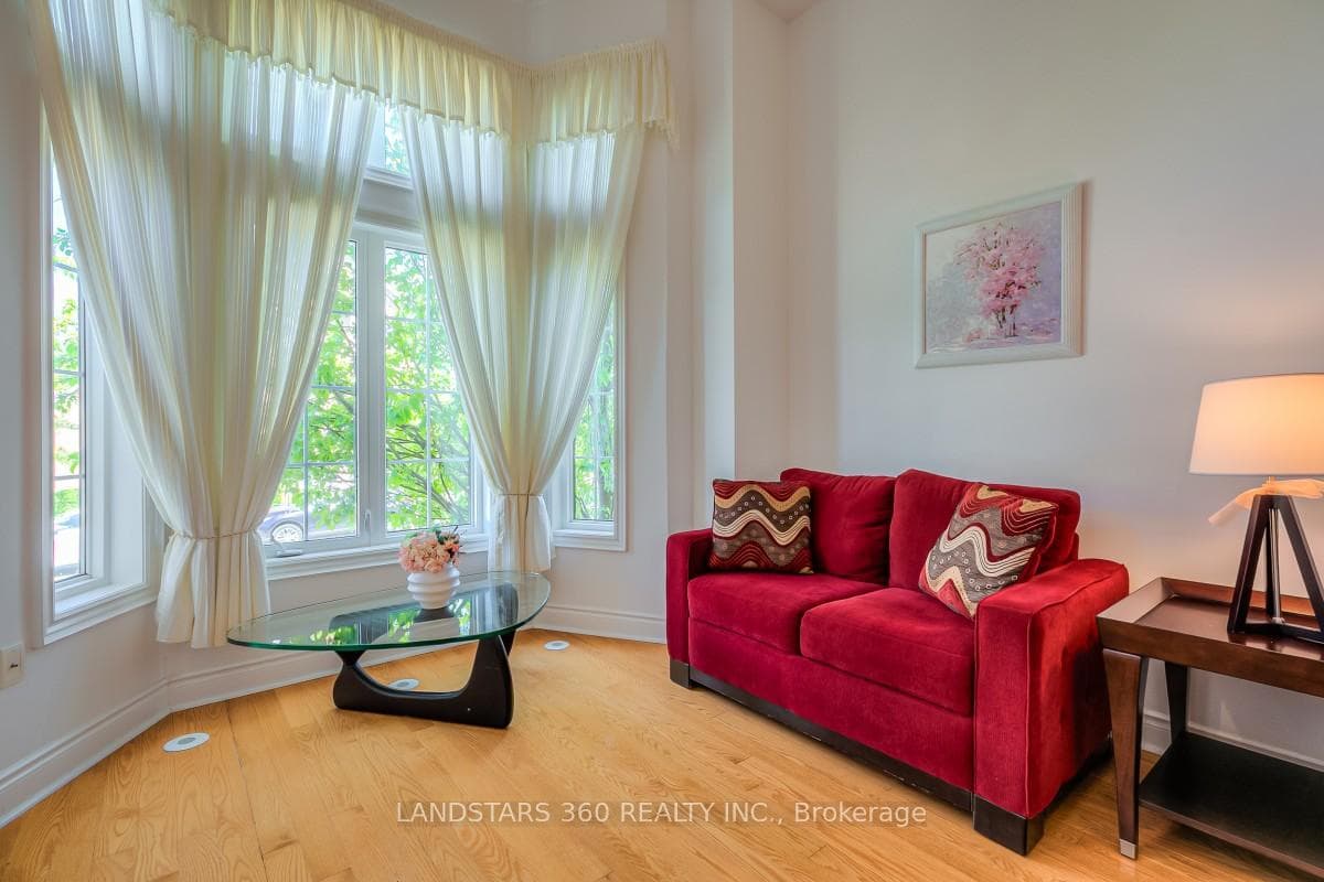 174 Legends Way — property photo