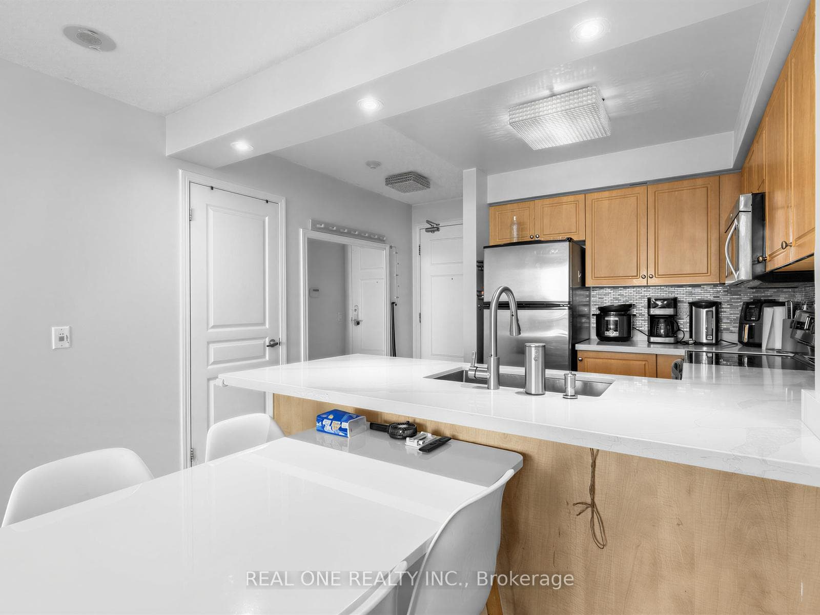 1203- 310 Red Maple Road — property photo
