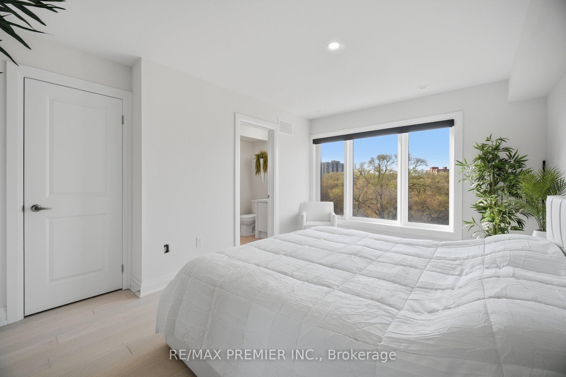 43 Wild Rose Gardens — property photo