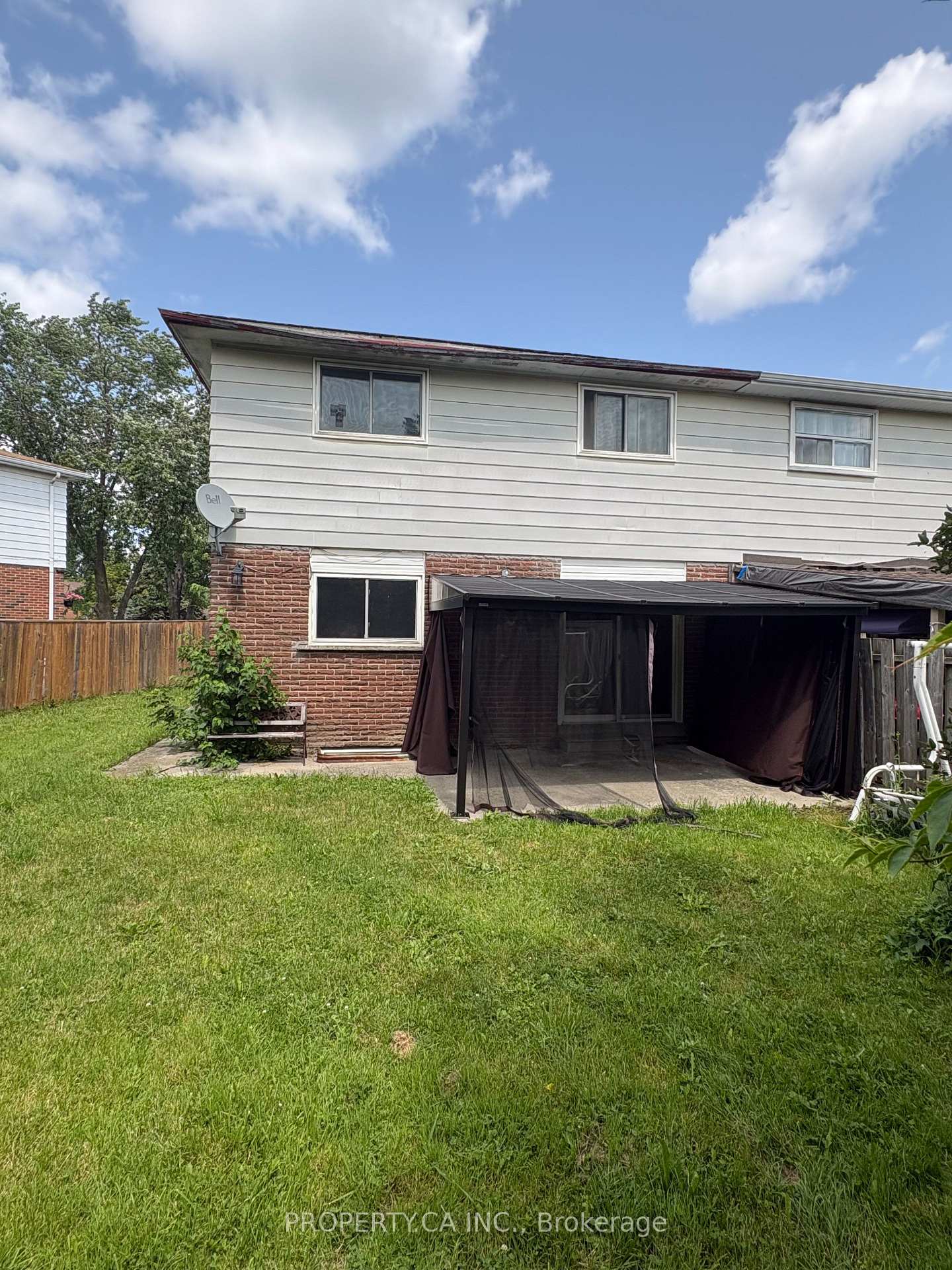 682 Eaglemount Crescent — property photo