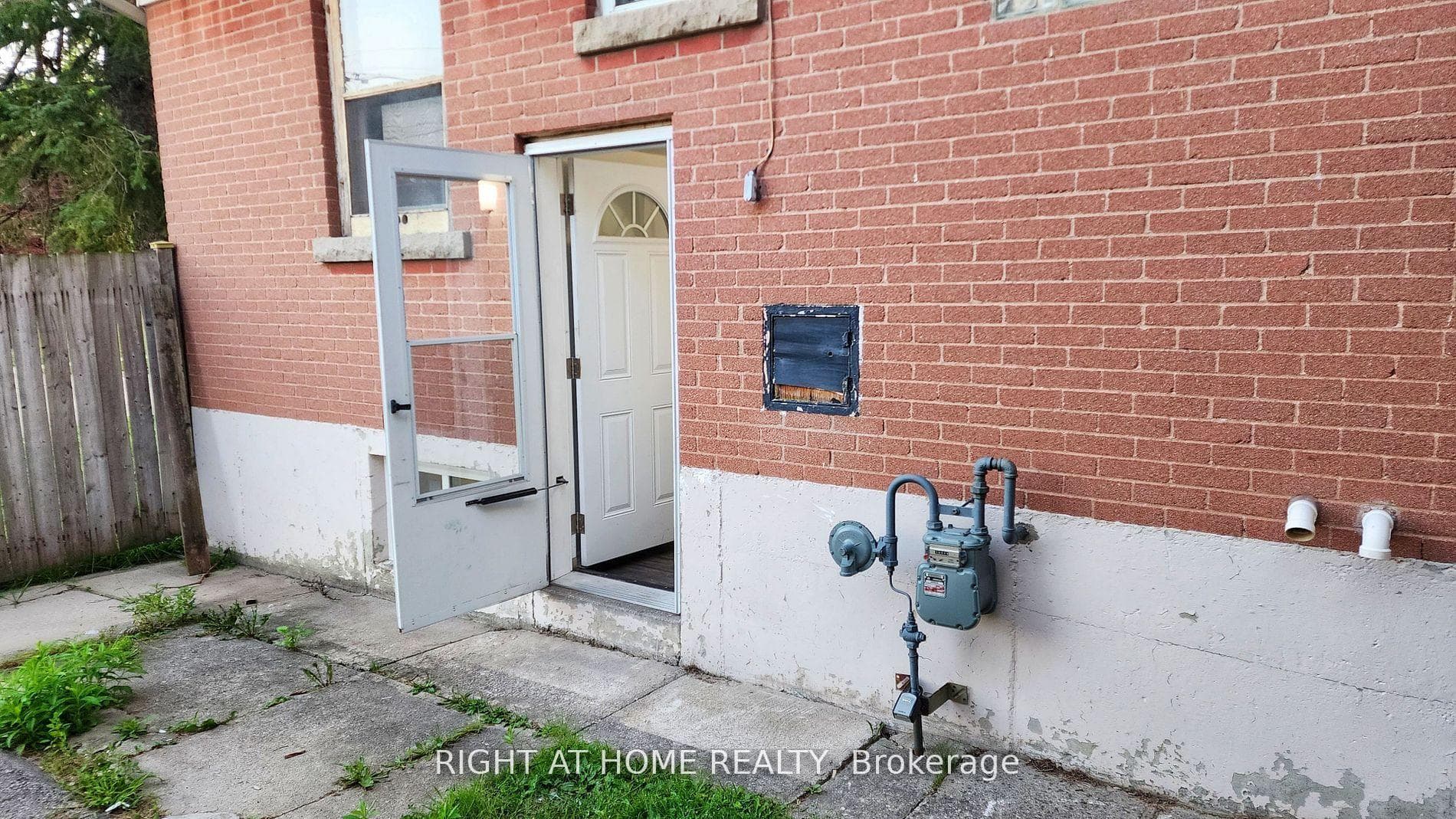 87 Radford Street — property photo