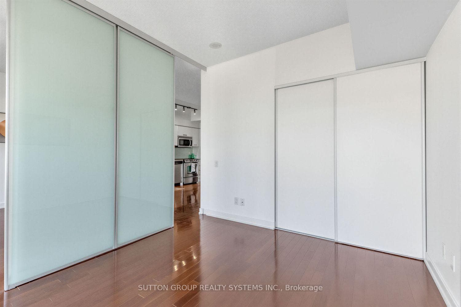 1406- 33 Charles Street — property photo