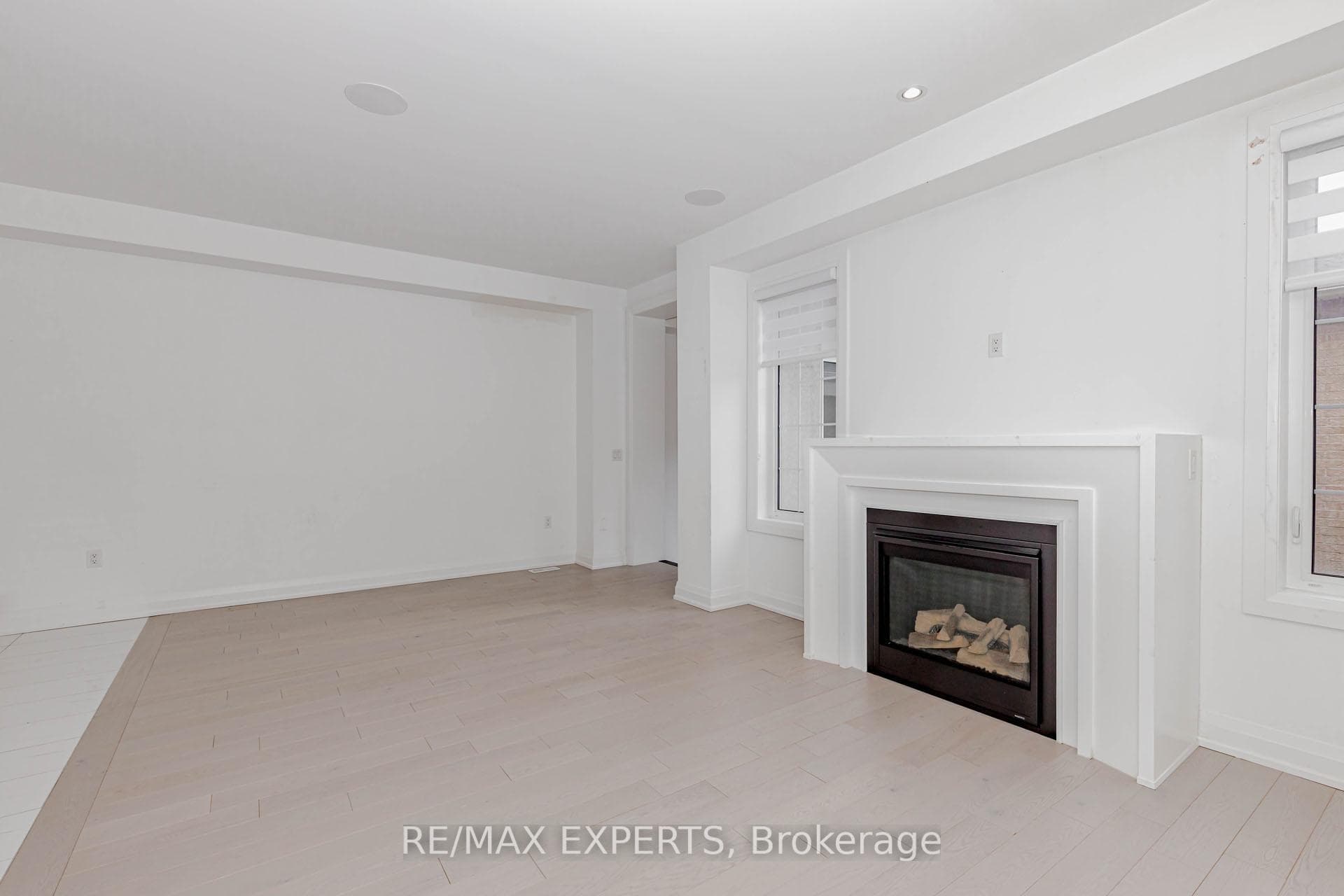 4025 Sixth Line — property photo