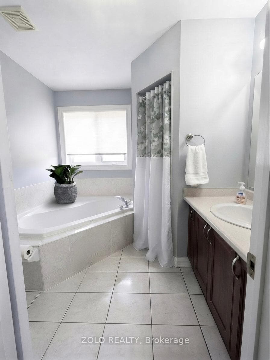 37 Sewells Lane — property photo