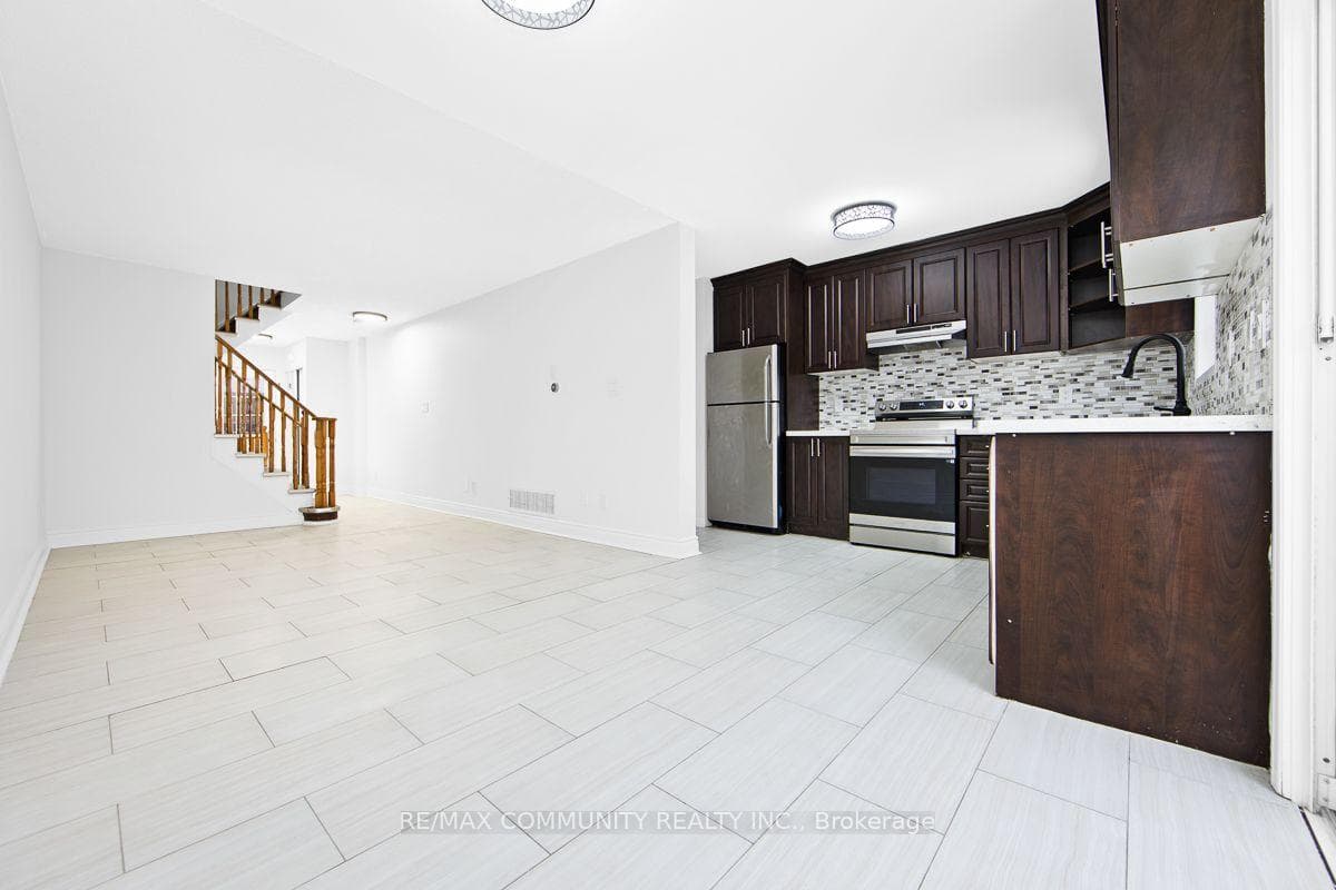 1049 Kennedy Circle — property photo