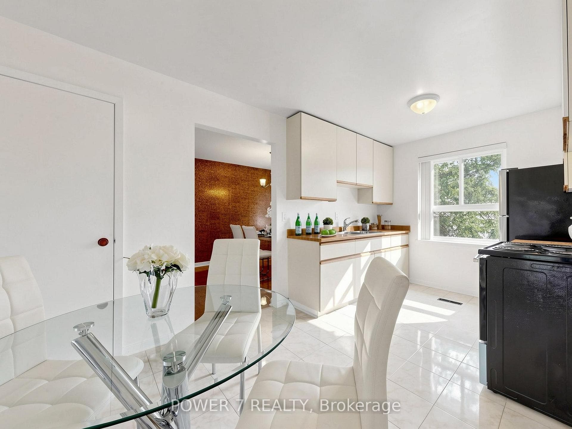 5- 77 Rameau Drive — property photo