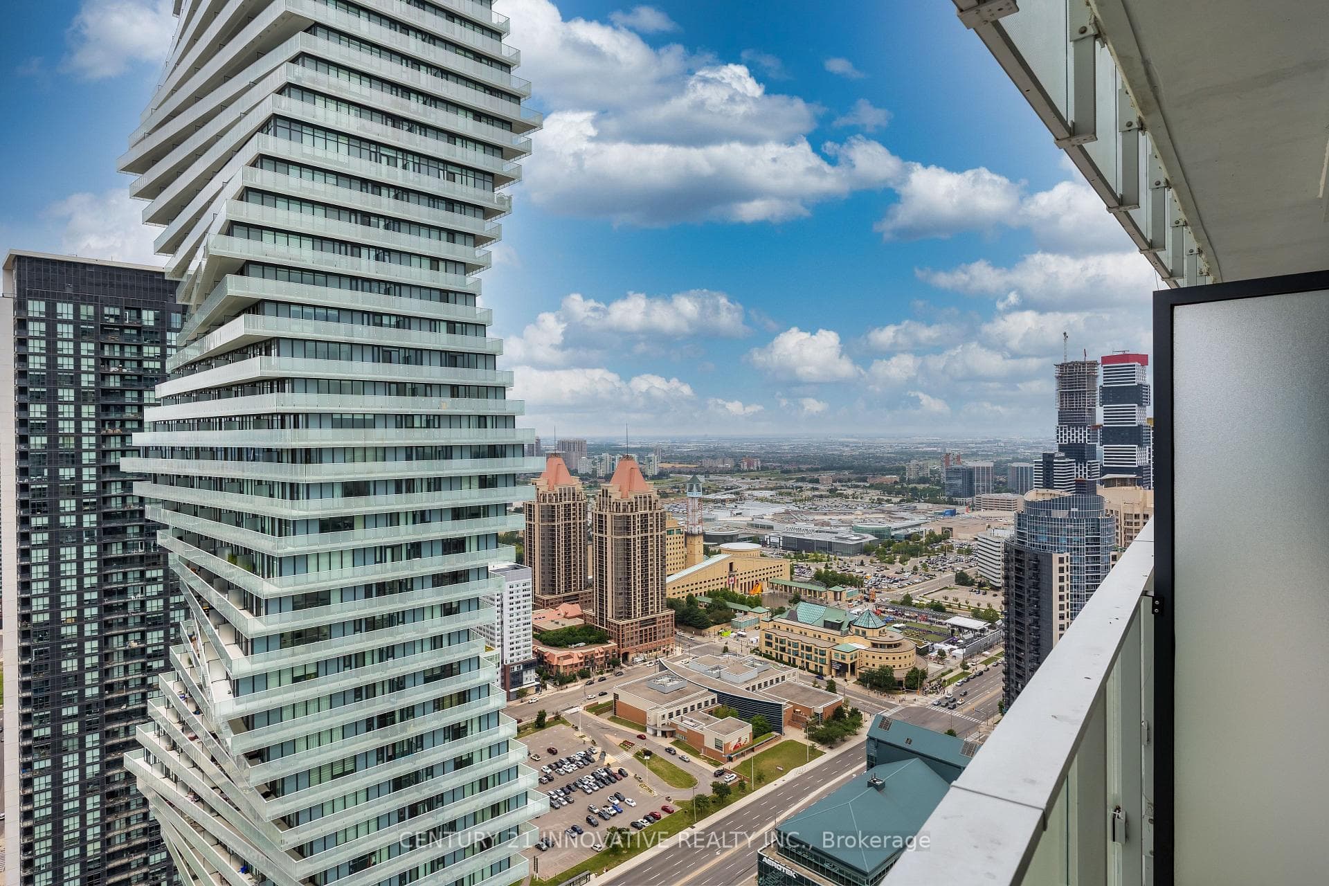 4011- 3883 quartz Road — property photo