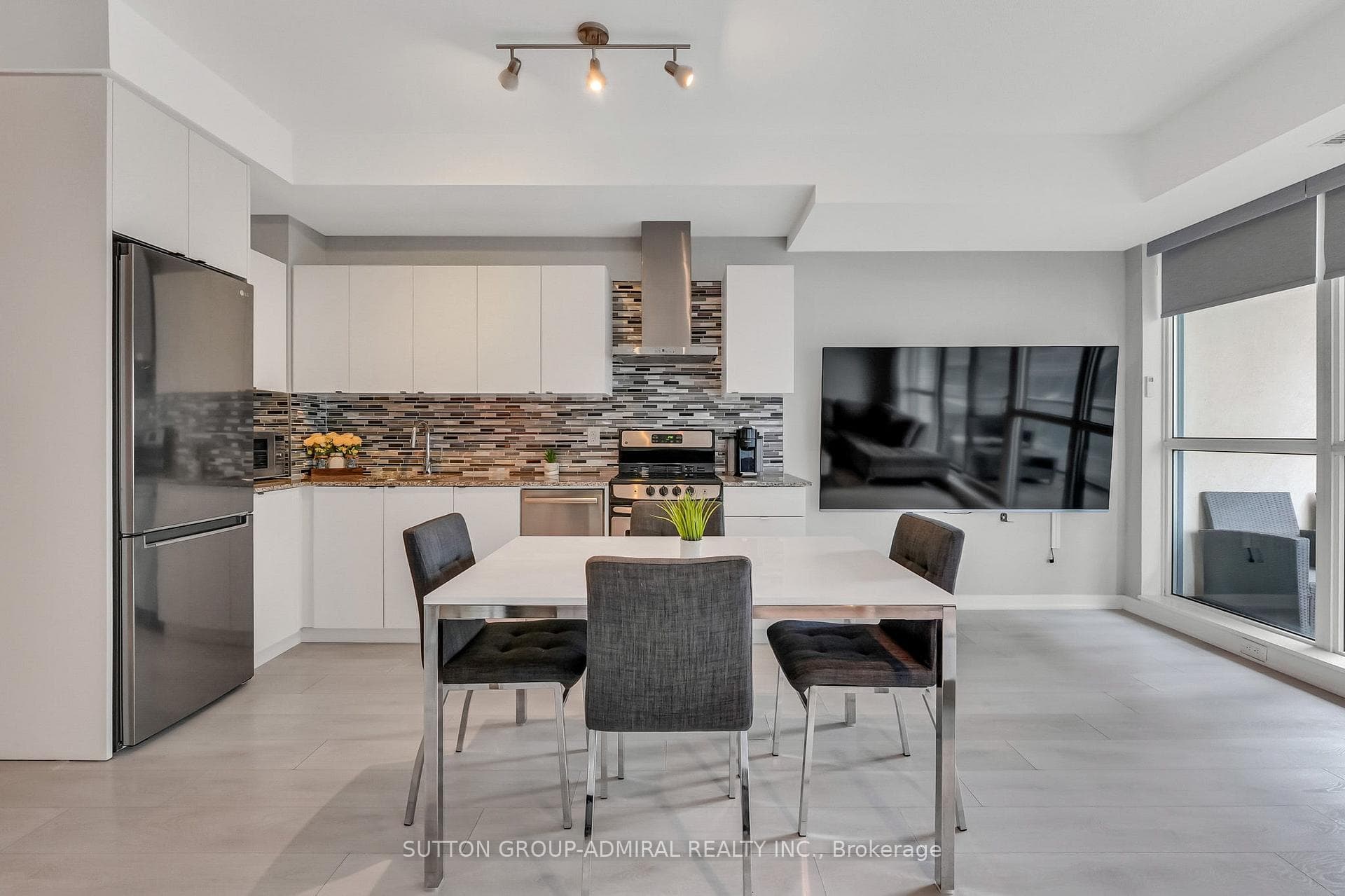1315- 51 East Liberty Street — property photo