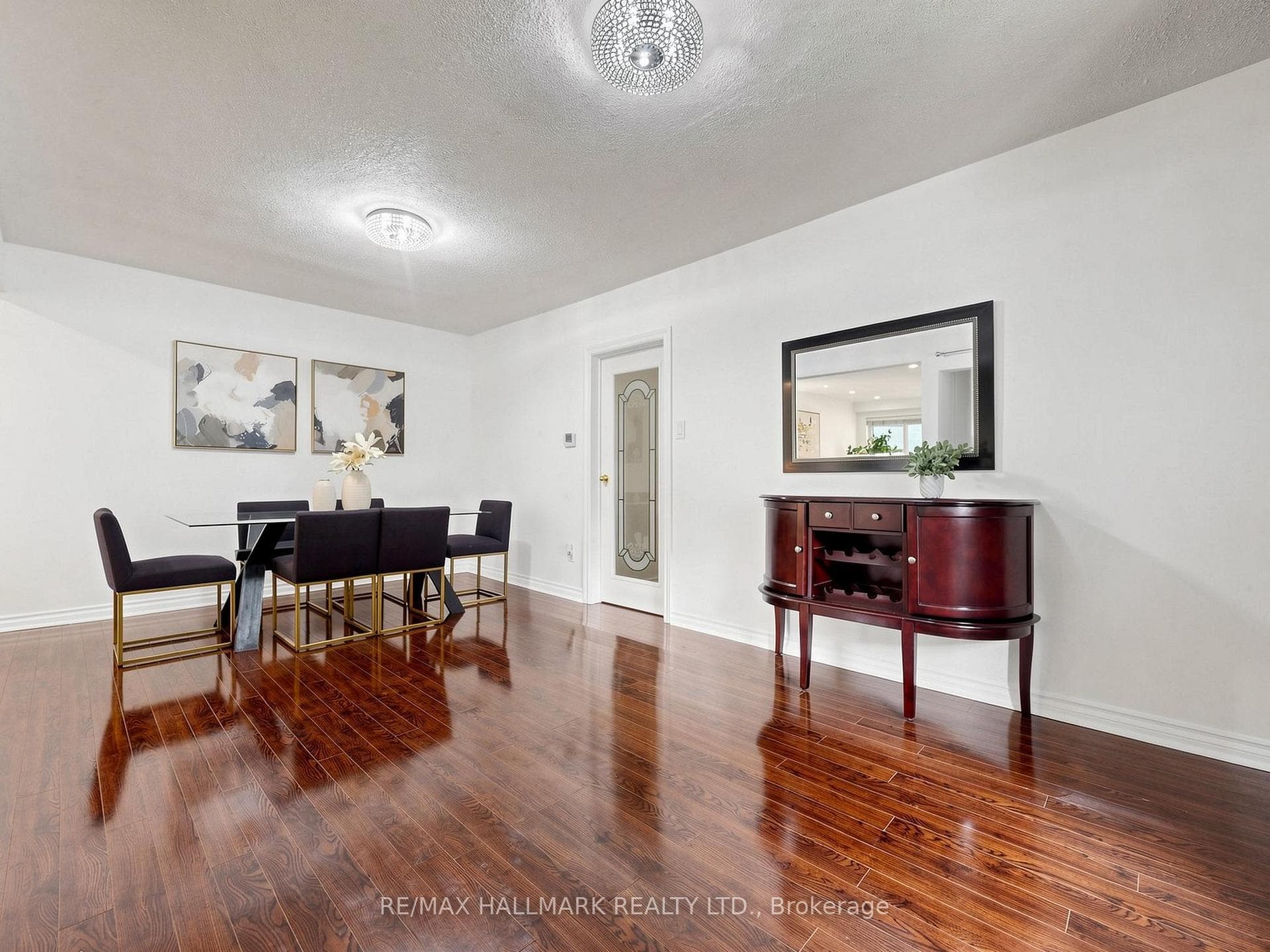 16 Dunboyne Court — property photo