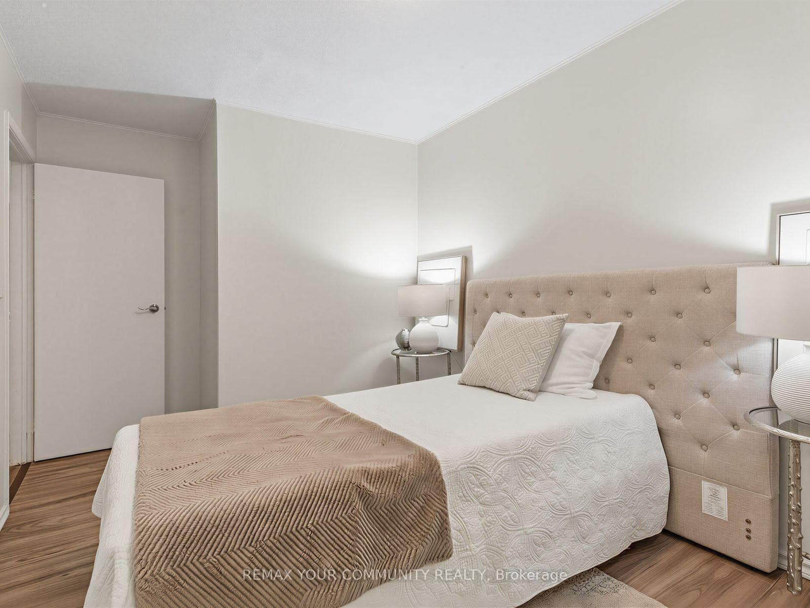 88 Dana Crescent — property photo