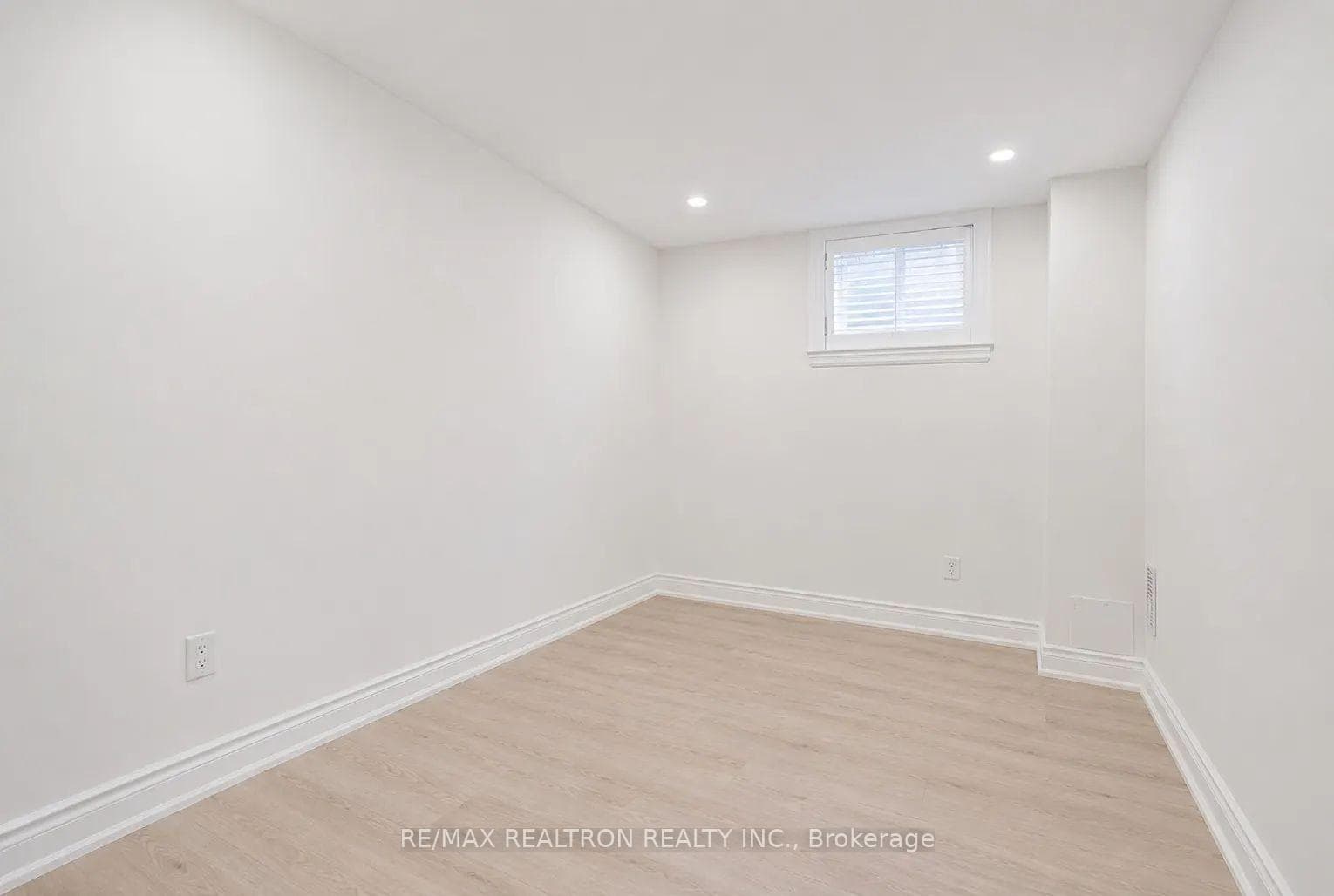 225 Olive Avenue — property photo