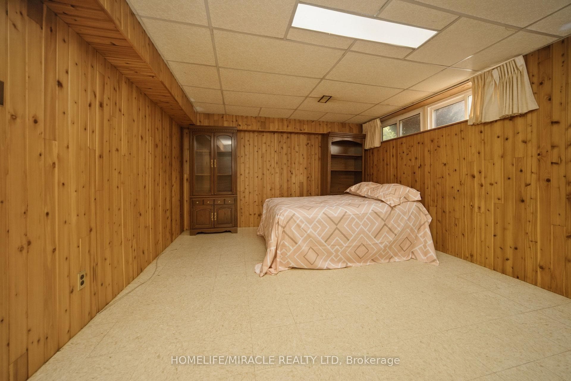 7089 Landen Court — property photo