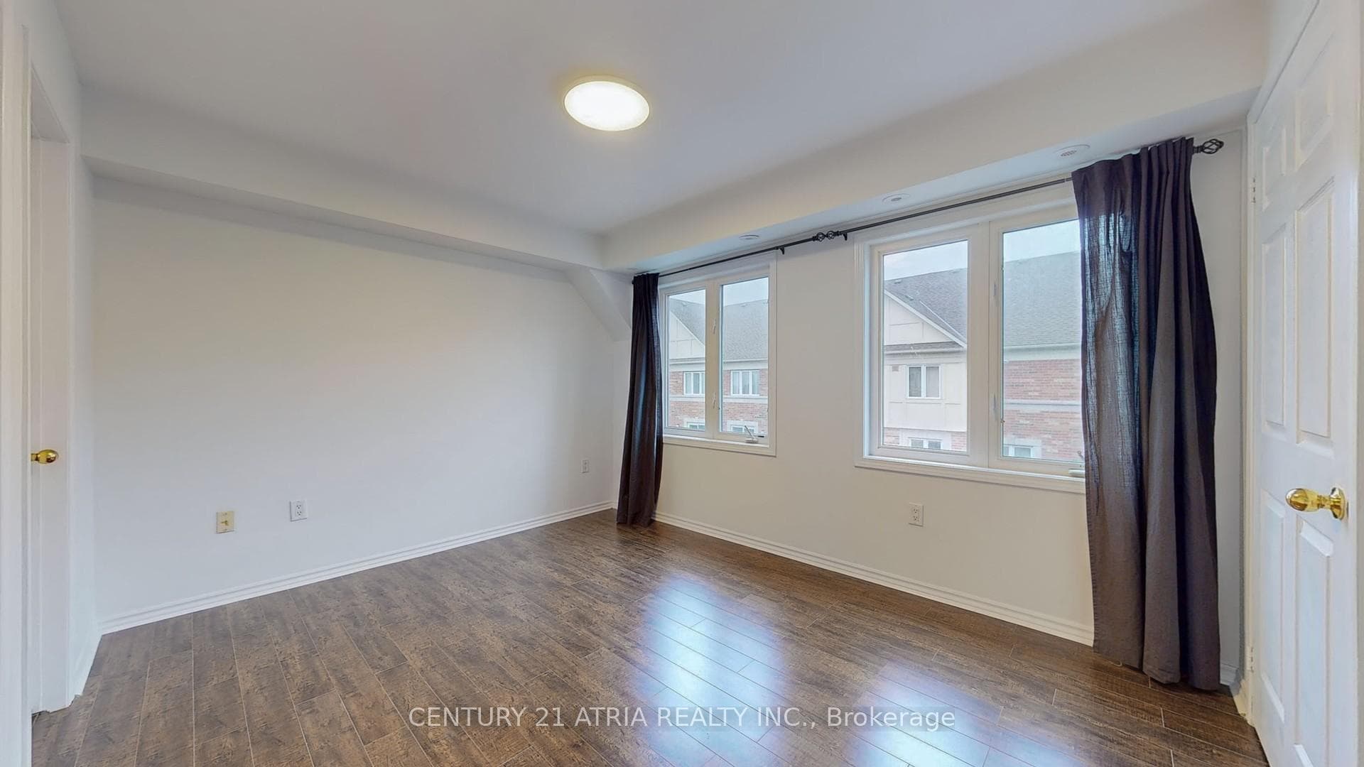 92 Louisbourg Way — property photo