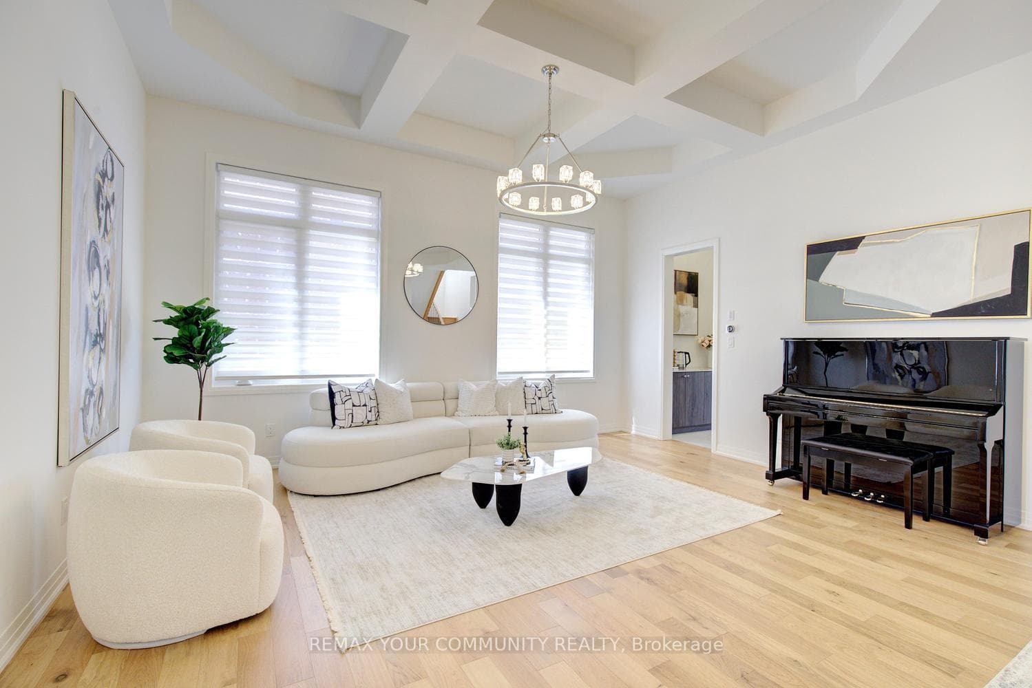 96 Bond Crescent — property photo