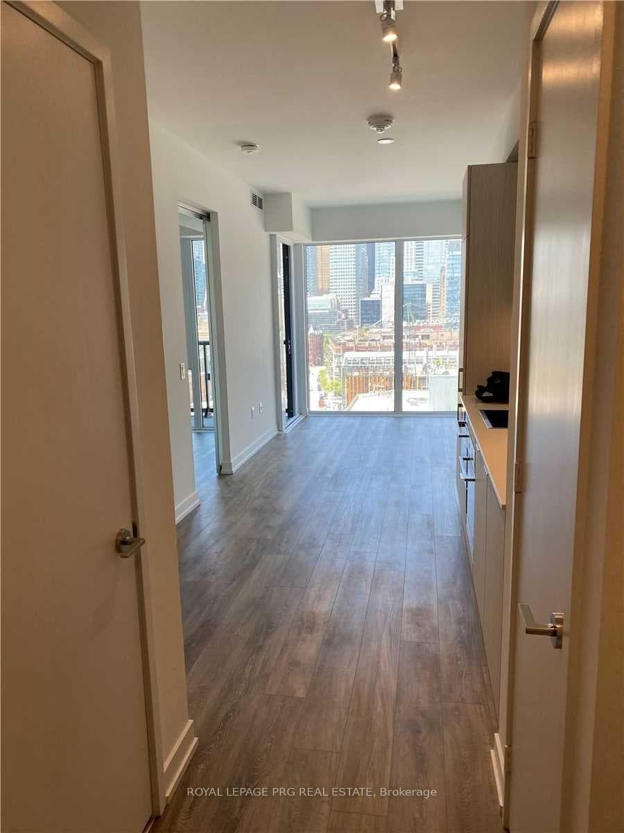 1403- 158 Front Street — property photo
