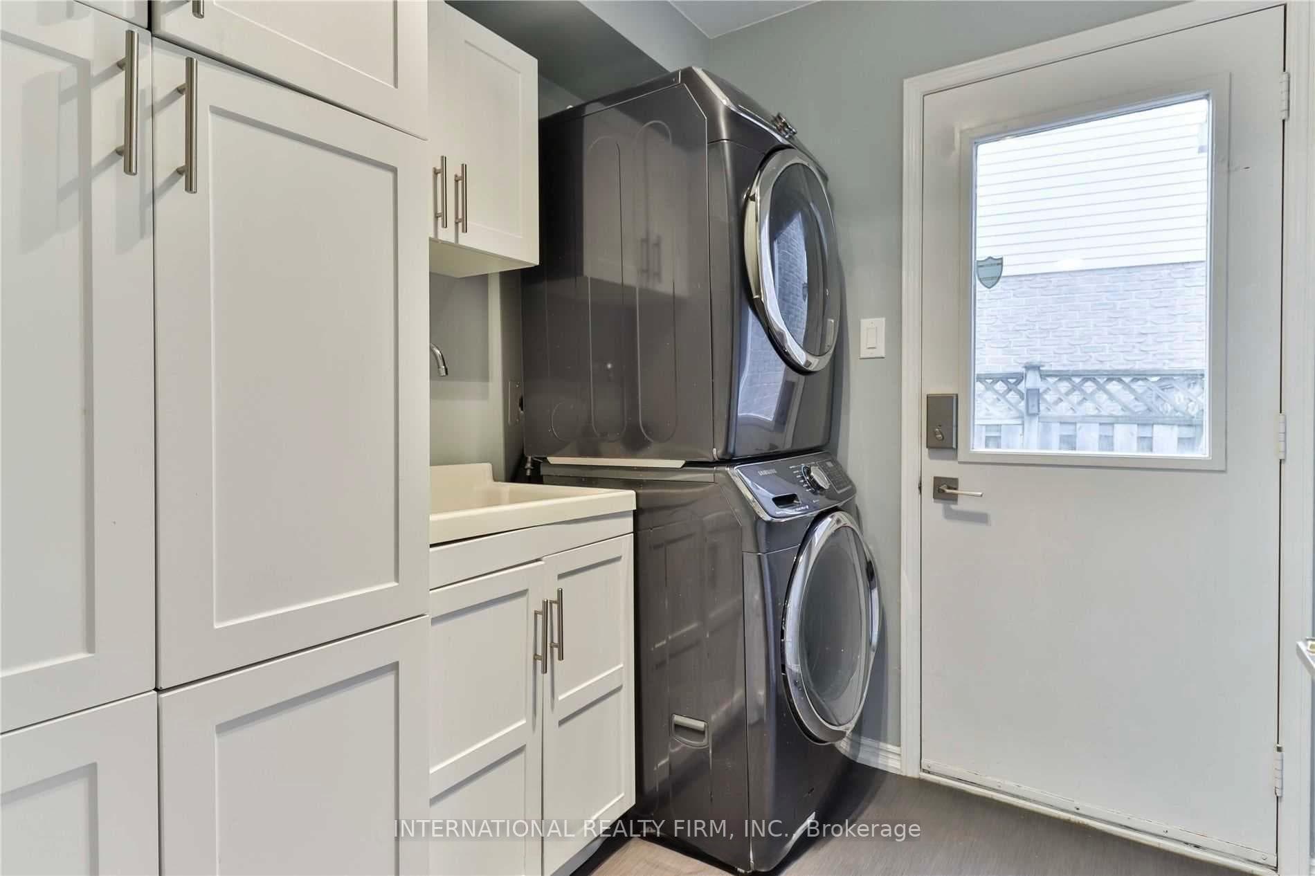 168 Willow Lane — property photo