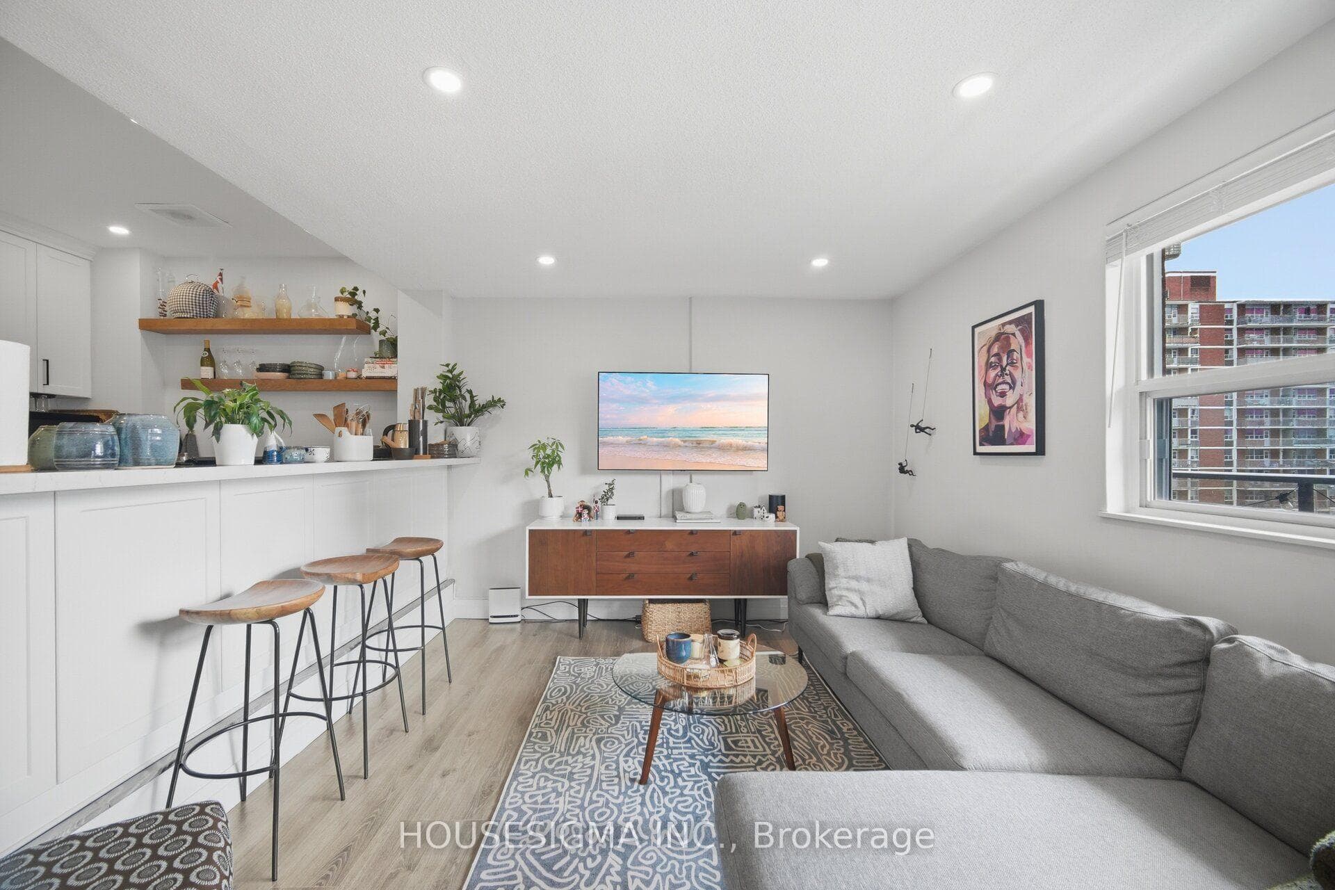 801- 15 Elizabeth Street — property photo