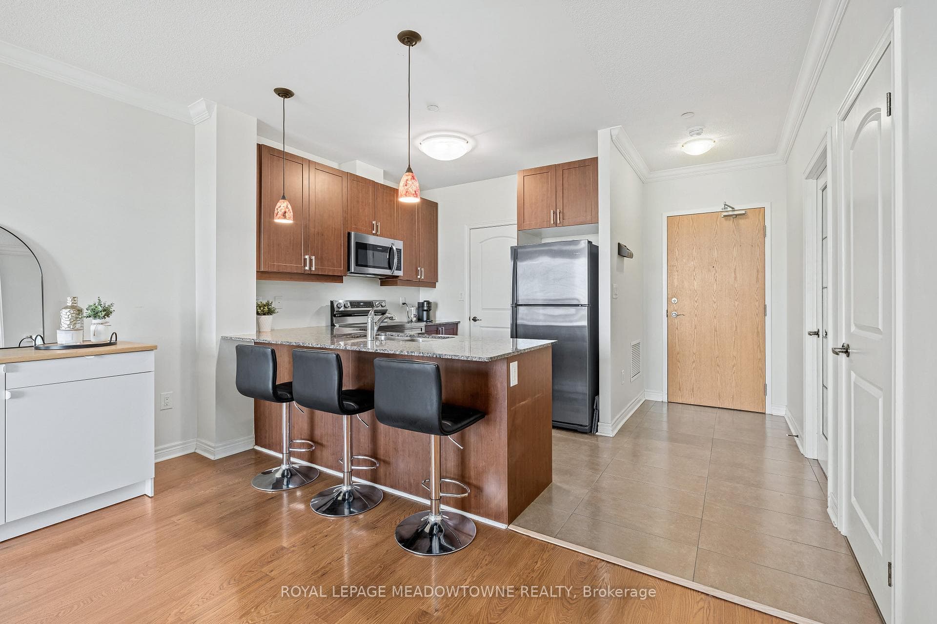 520- 383 Main Street — property photo