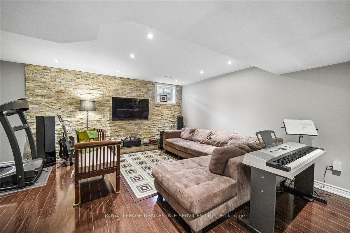 693 Savoline Boulevard — property photo