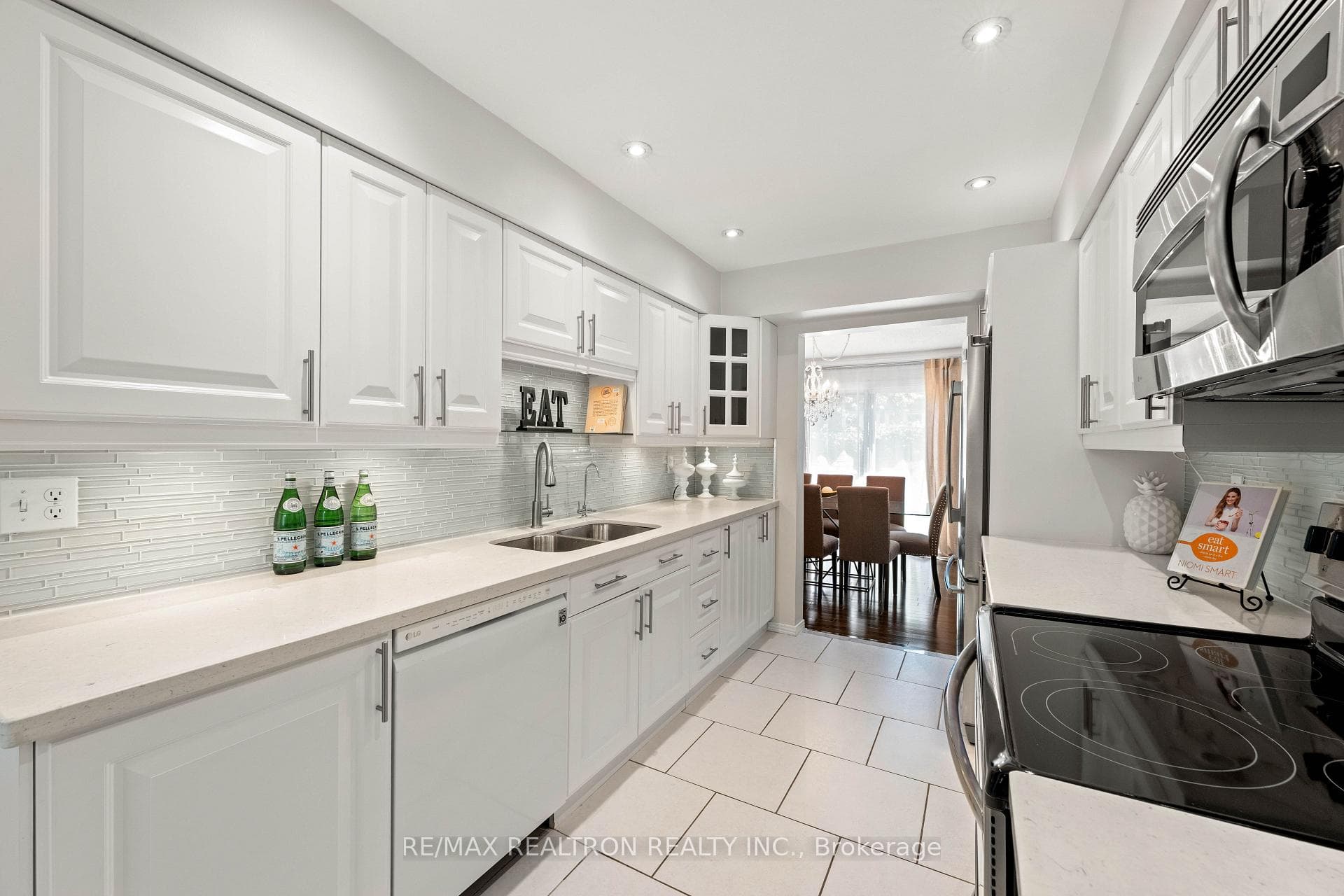 143 Spring Gate Boulevard — property photo