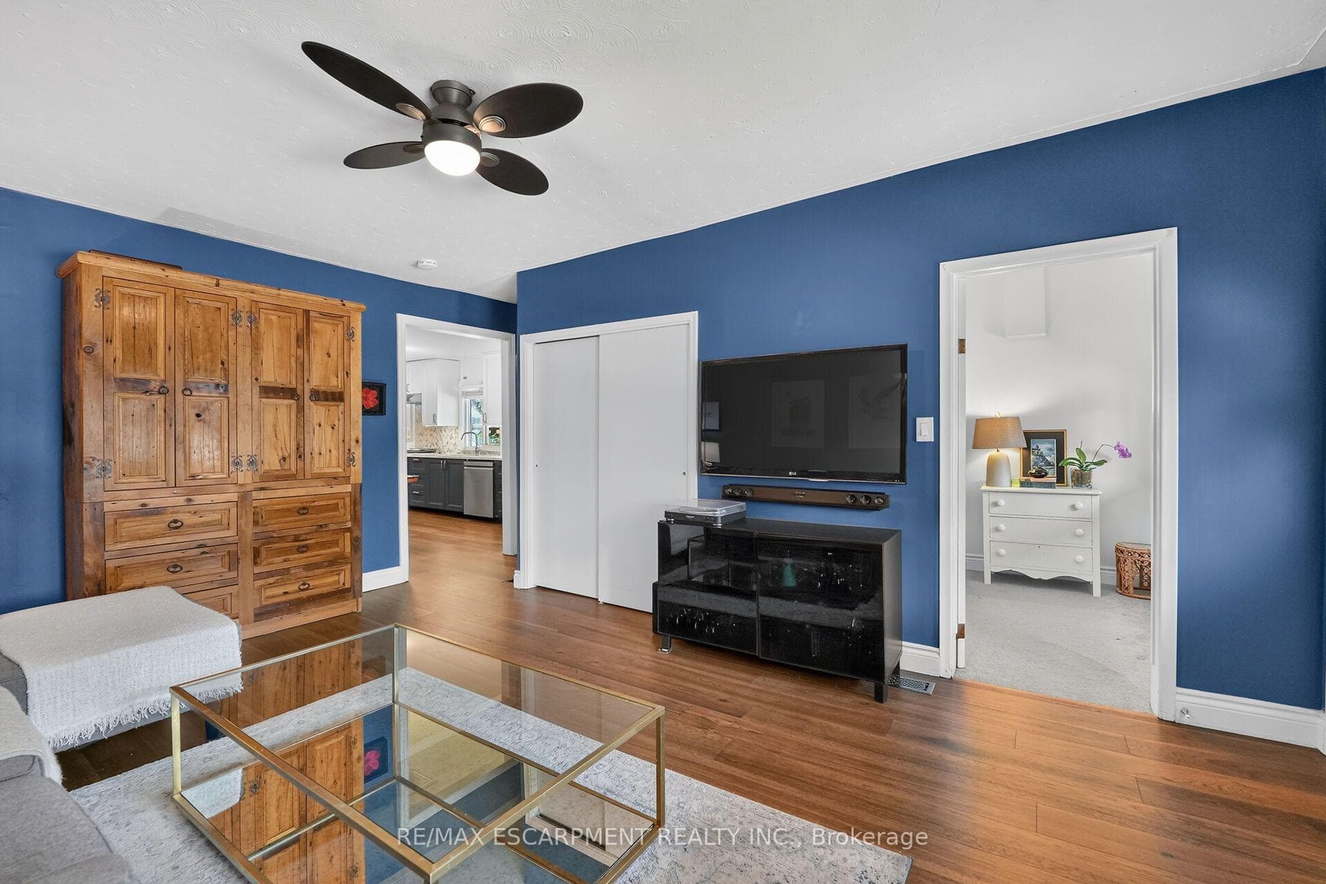 187 Ray Street — property photo