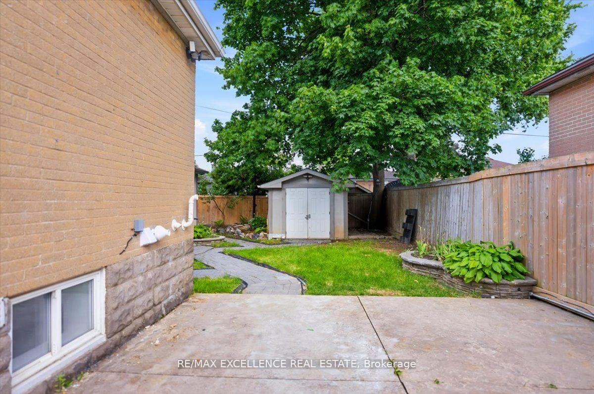 627 Upper Sherman Avenue — property photo