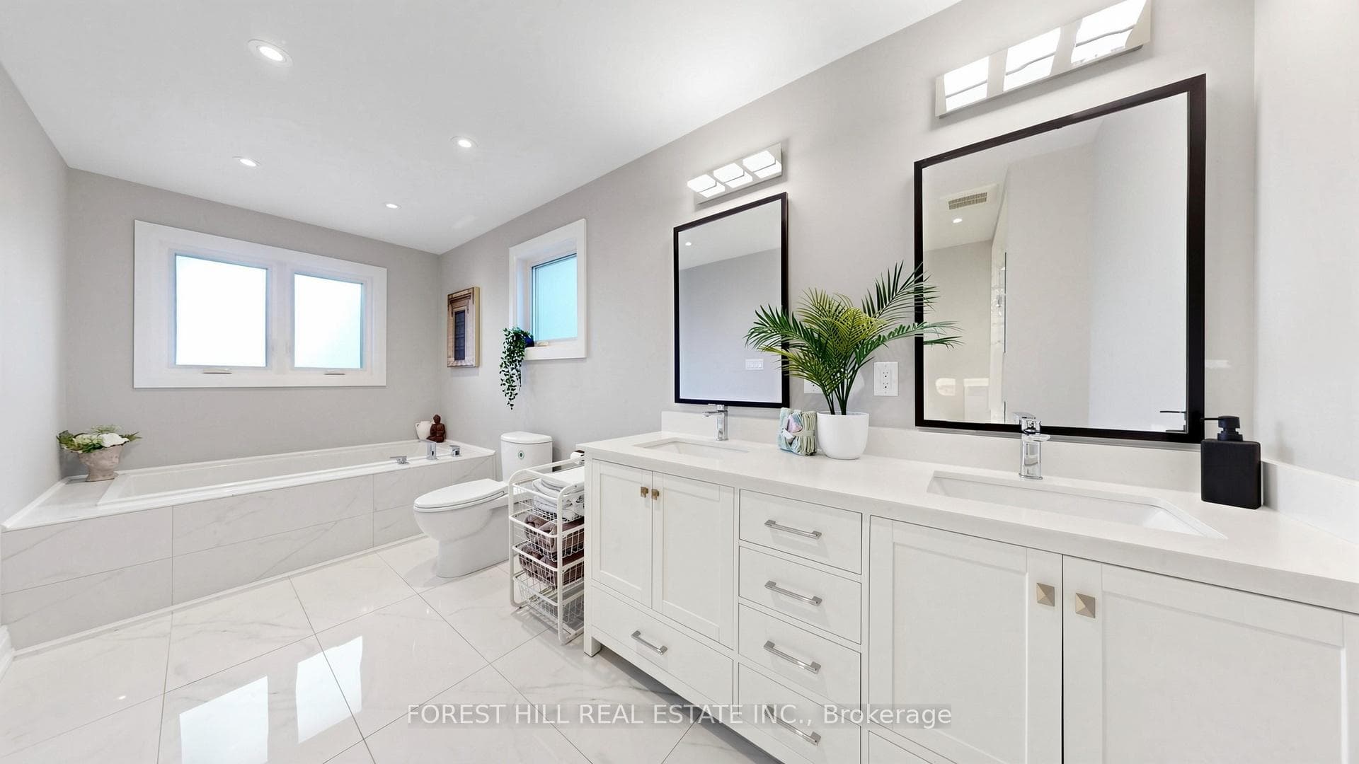 19 Romano Crescent — property photo