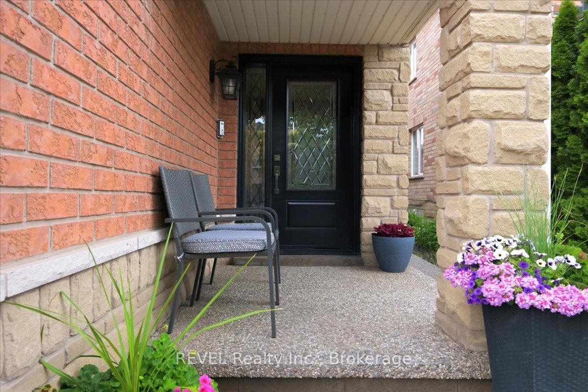 4819 Bloomburg Drive — property photo