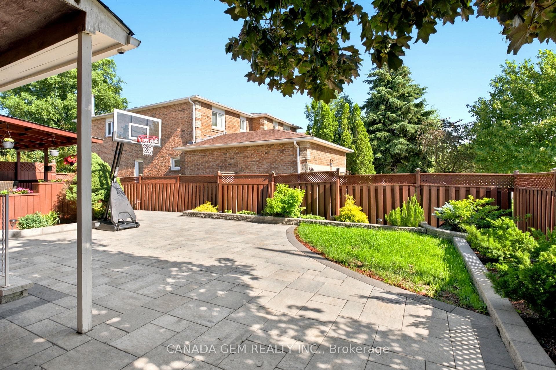82 Justus Drive — property photo
