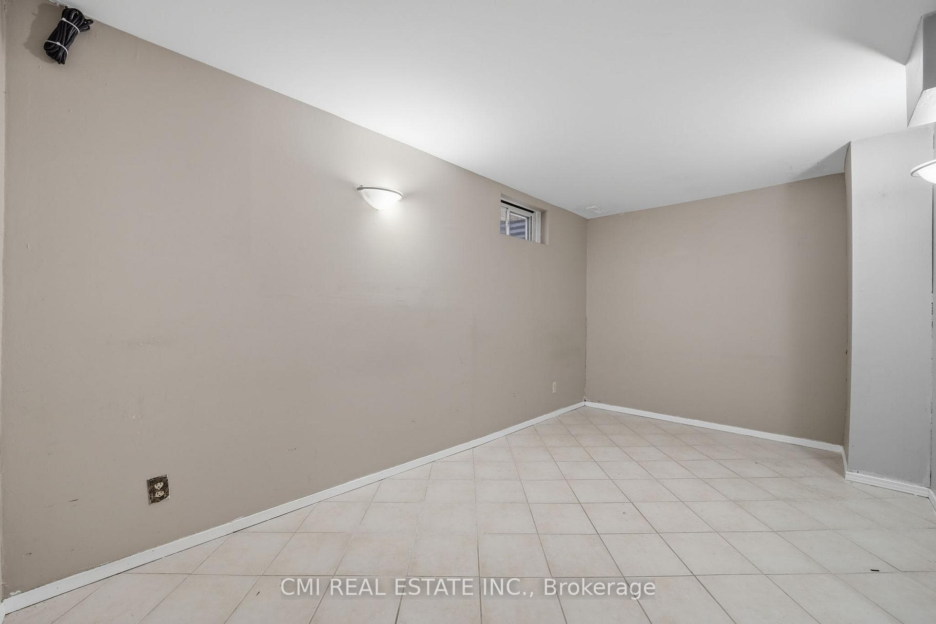 40 Glen Hollow Avenue — property photo