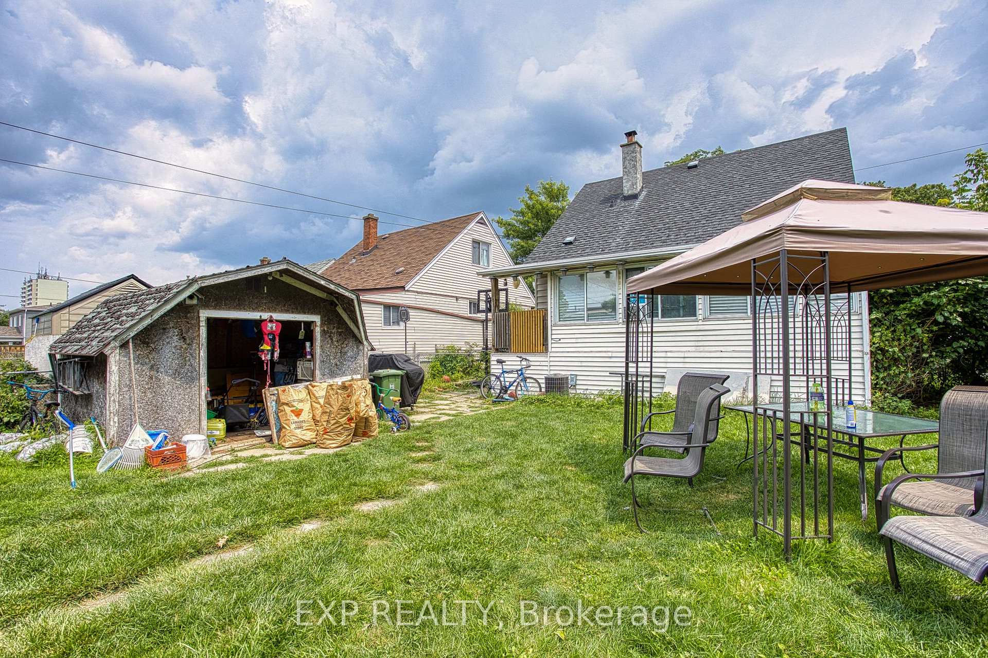 139 Glassco Avenue — property photo
