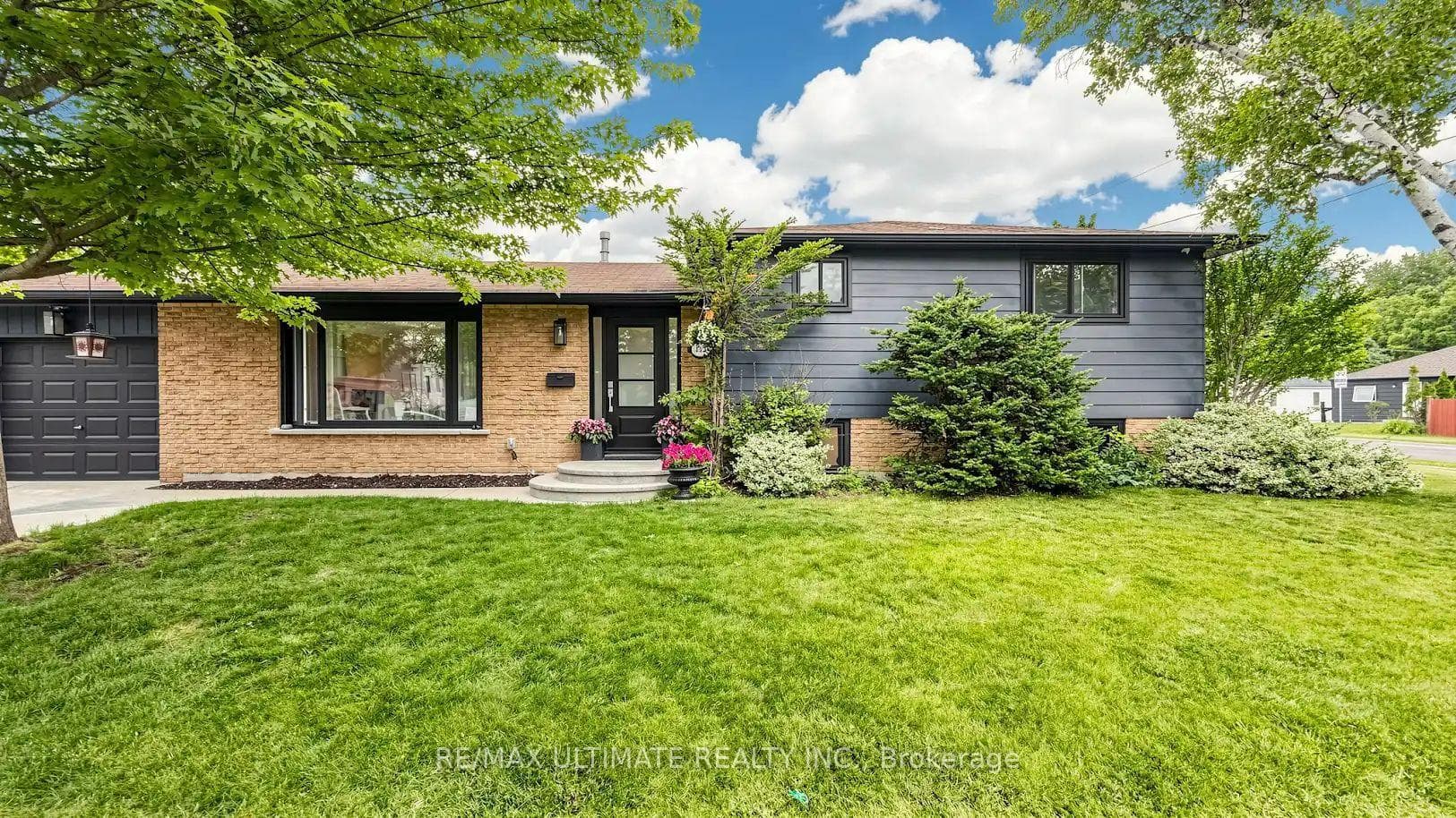 112 Coronation Drive — property photo